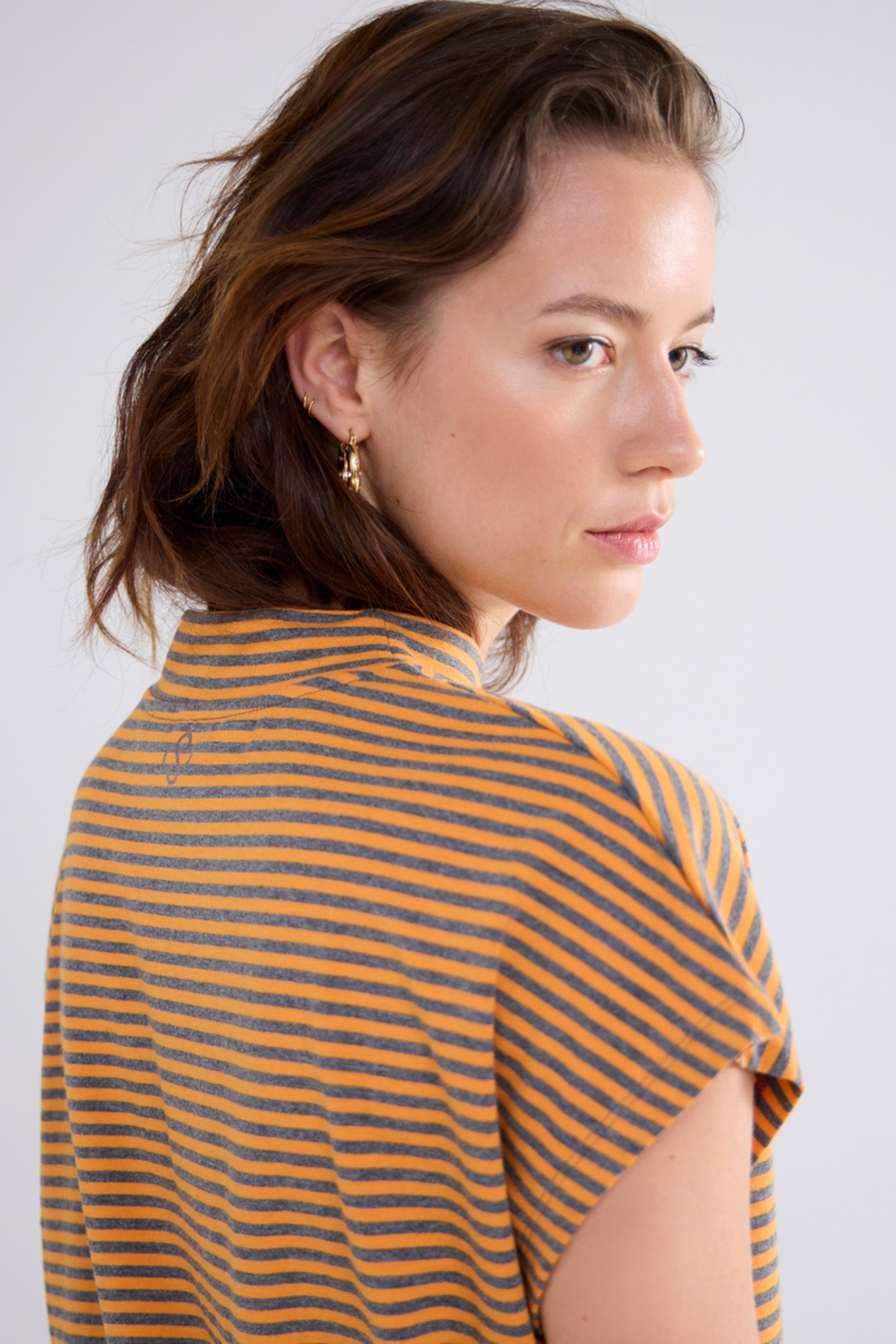 MOCK NECK TOP FINE STRIPE REDS 5