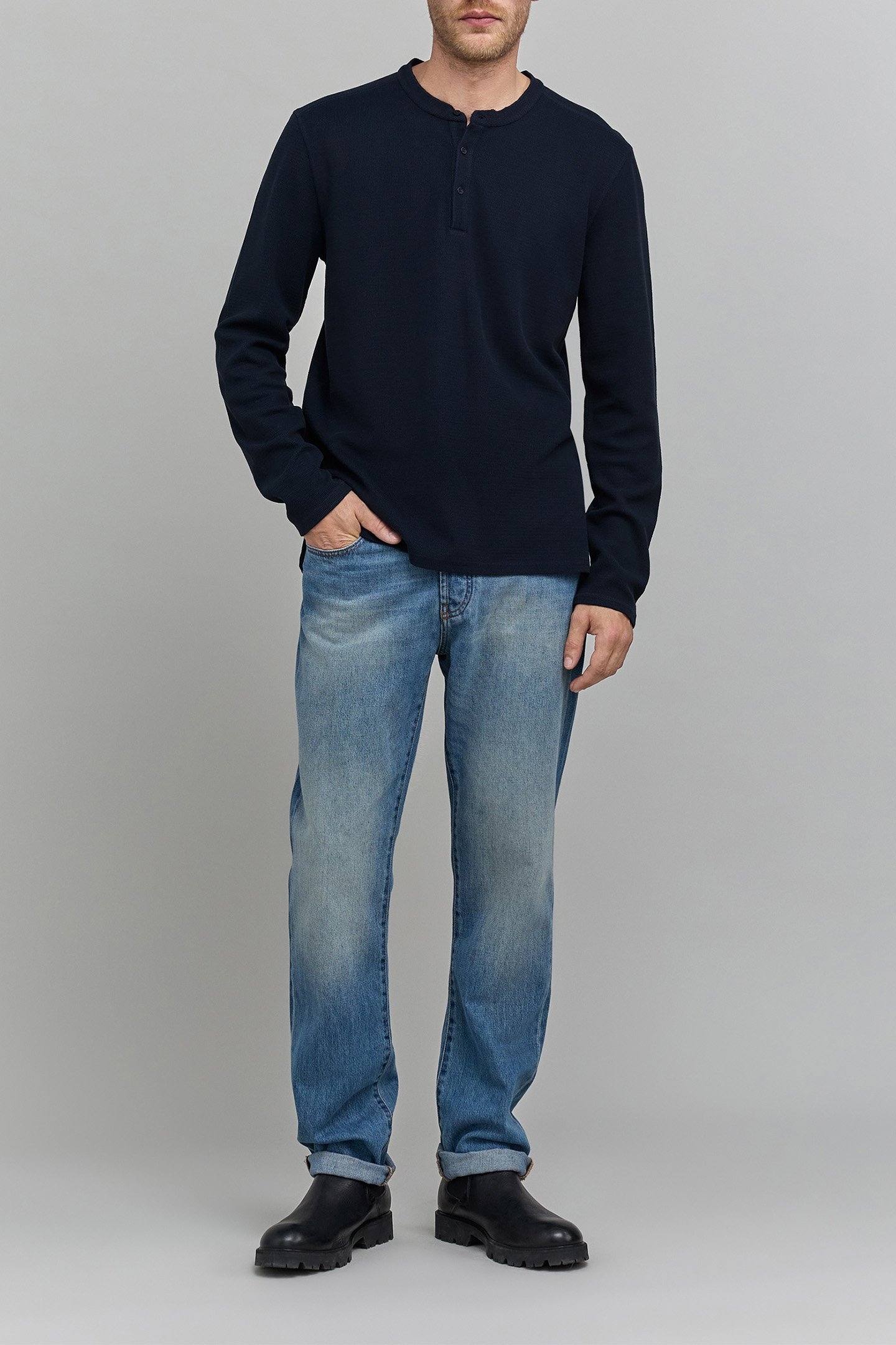 NAVY EMBOSSED MESH T-SHIRT 3