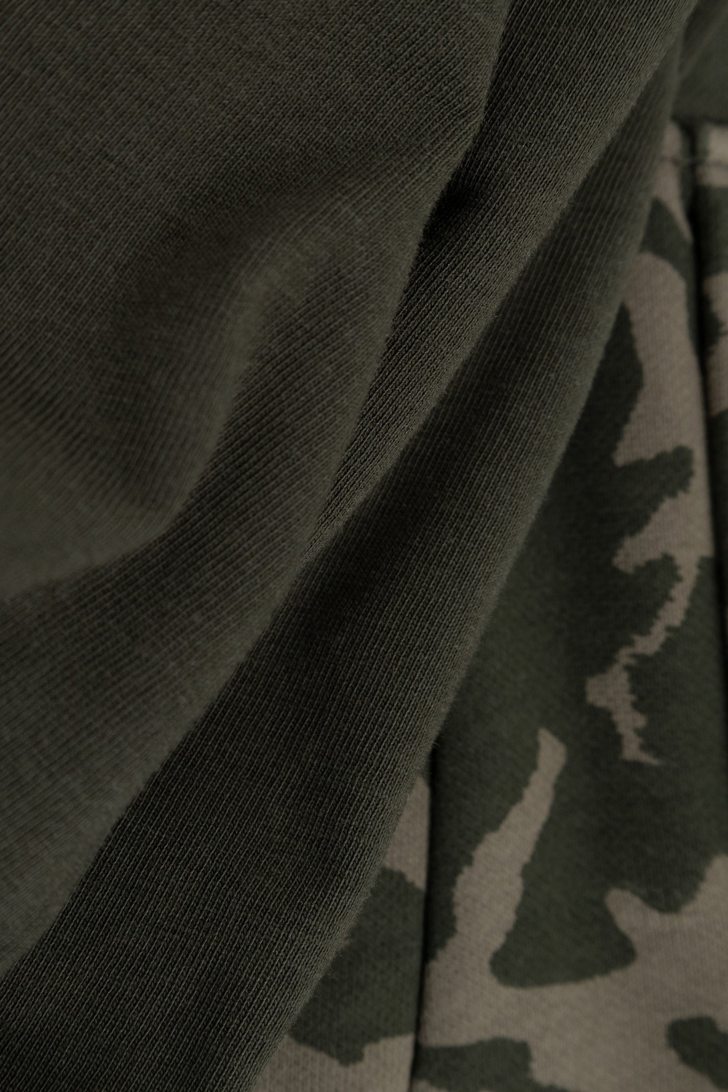 BOY'S 2-IN-1 CAMOUFLAGE T-SHIRT AND JOGGING SUIT SET 8