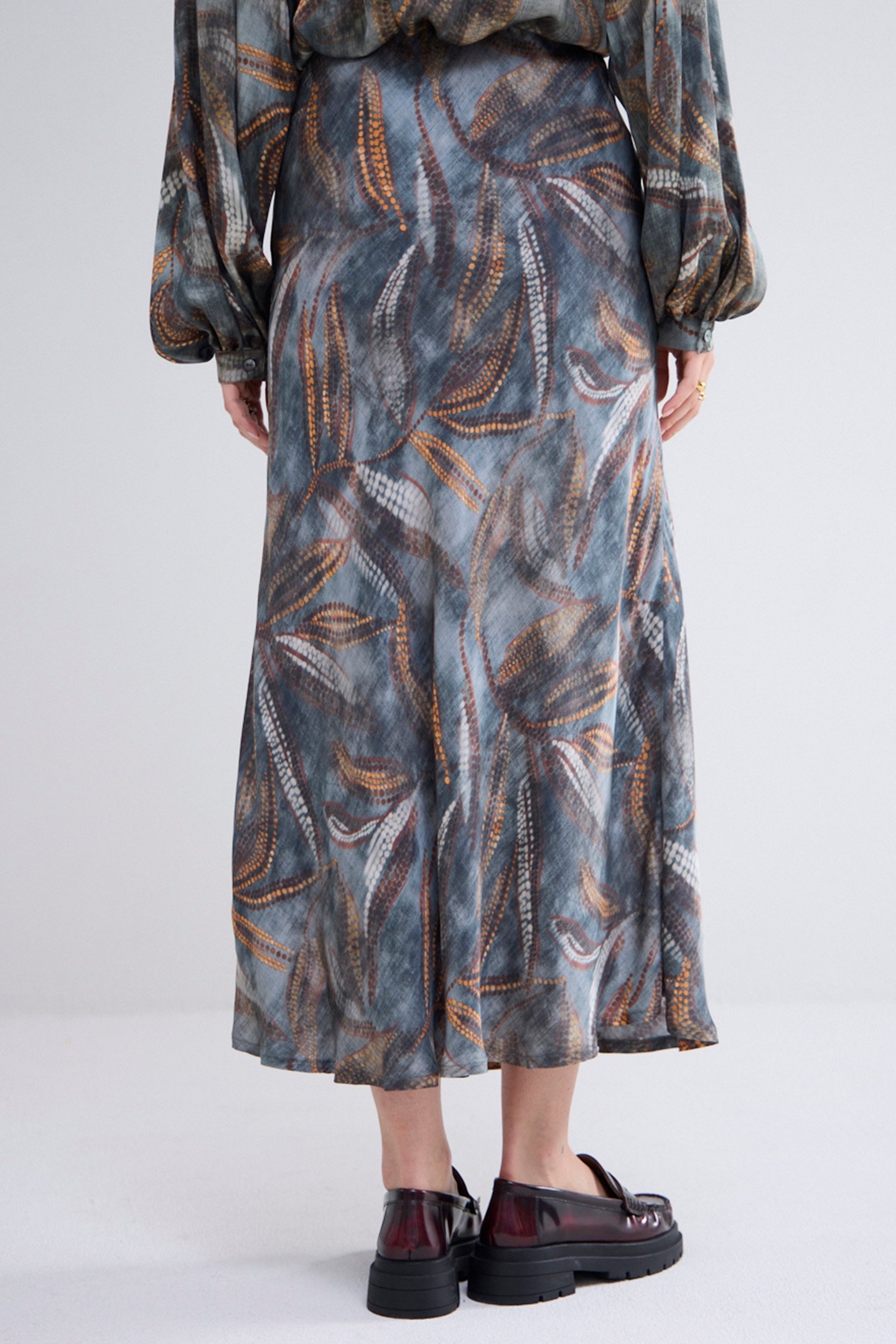 SKIRT DOTTED LEAFS GREYS 2