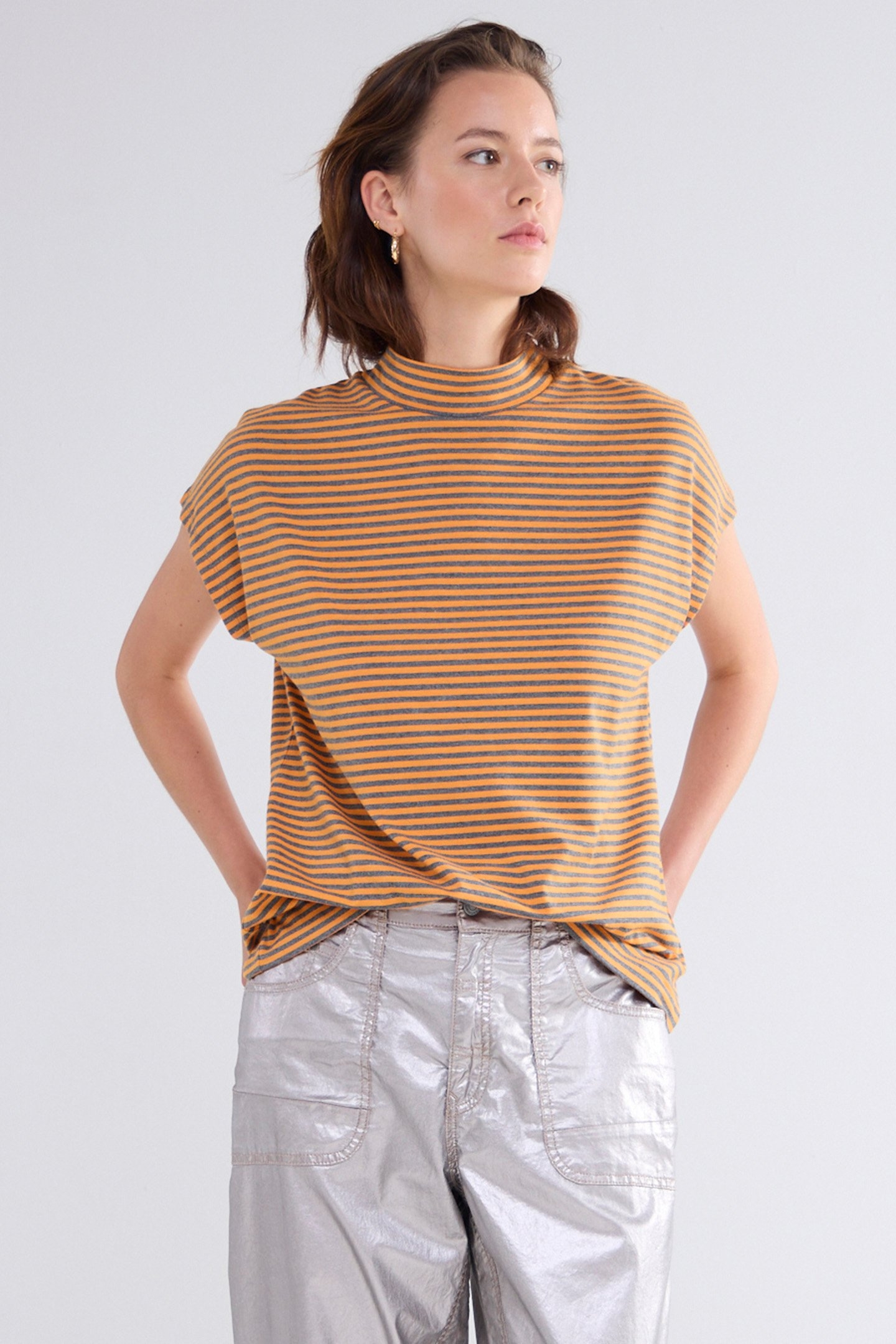MOCK NECK TOP FINE STRIPE REDS 1