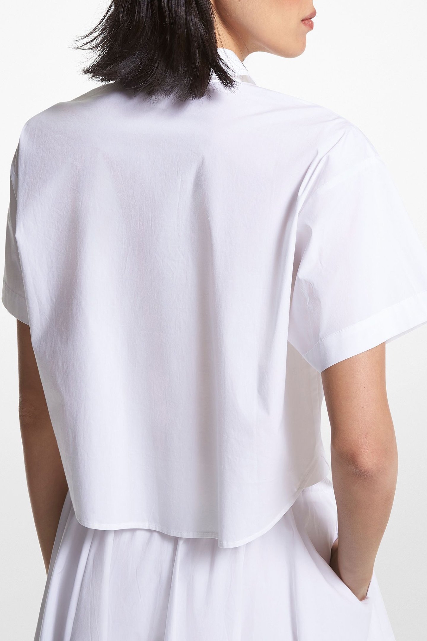 CROPPED BUTTON DOWN SHIRT IN WHITE 2