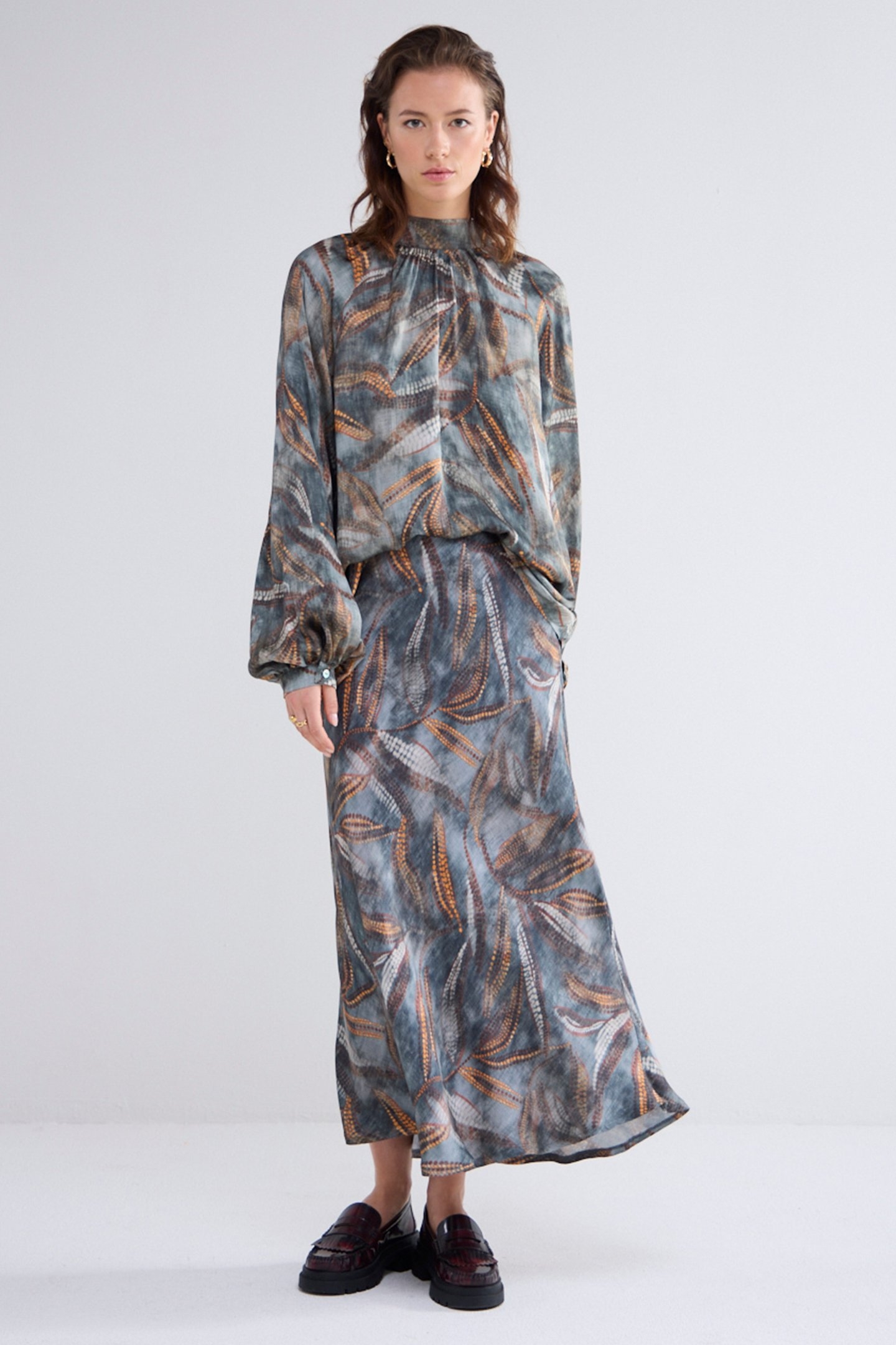 SKIRT DOTTED LEAFS GREYS 1