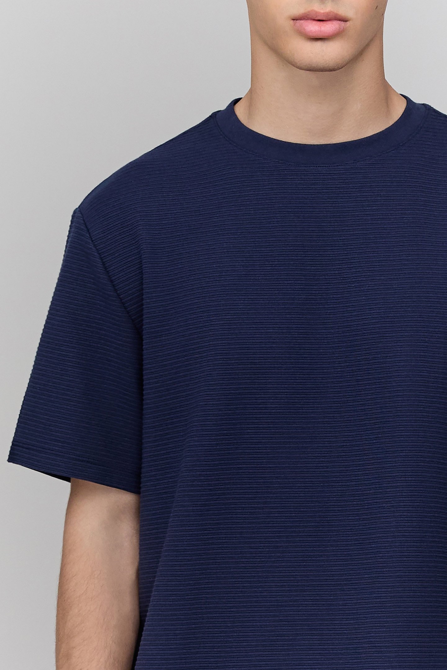 INDIGO SHORT-SLEEVE T-SHIRT WITH TEXTURED STRIPES 5
