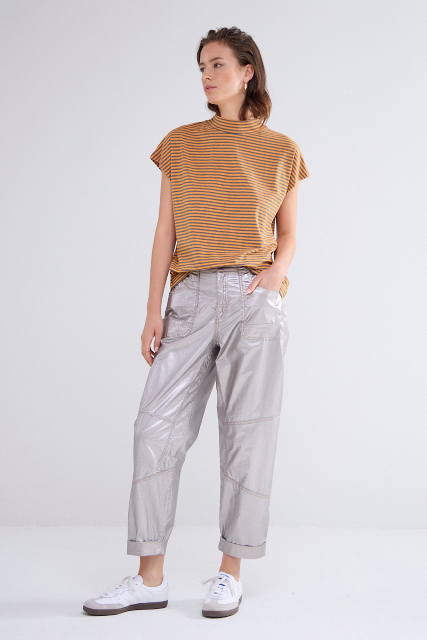 MOCK NECK TOP FINE STRIPE REDS 2