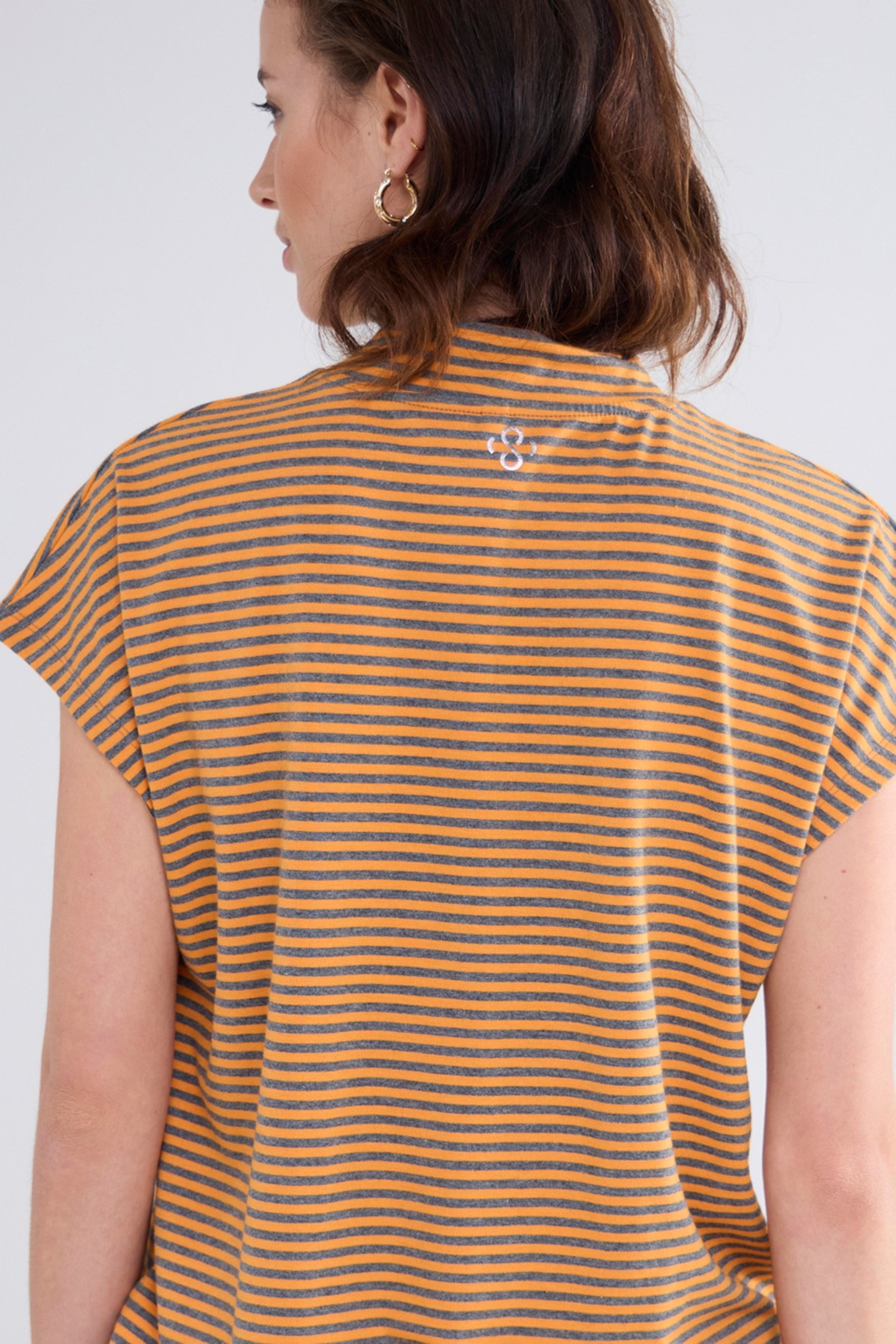 MOCK NECK TOP FINE STRIPE REDS 6