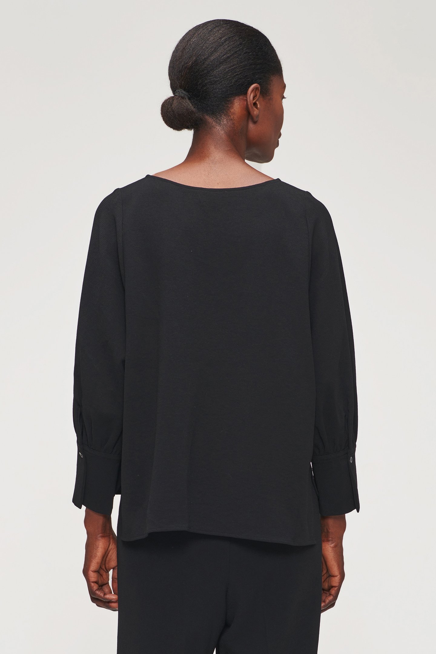 RECYCLED POLY SLEEK TOP BLACK 2