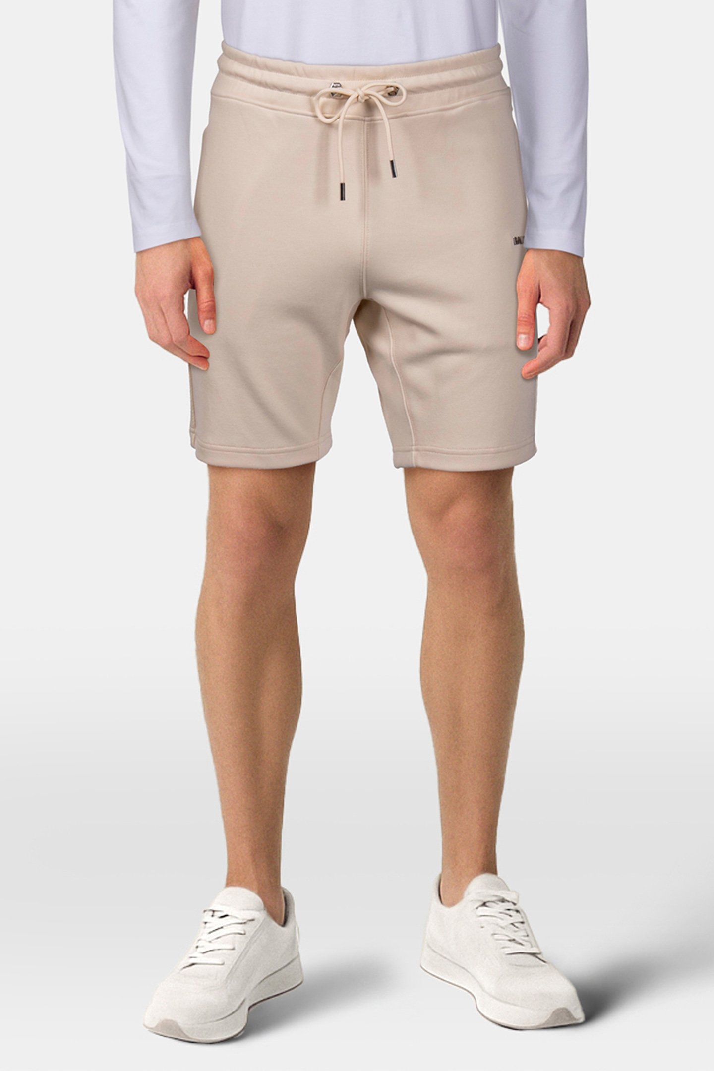 Q SERIES SHORTS WHITE SWAN 1