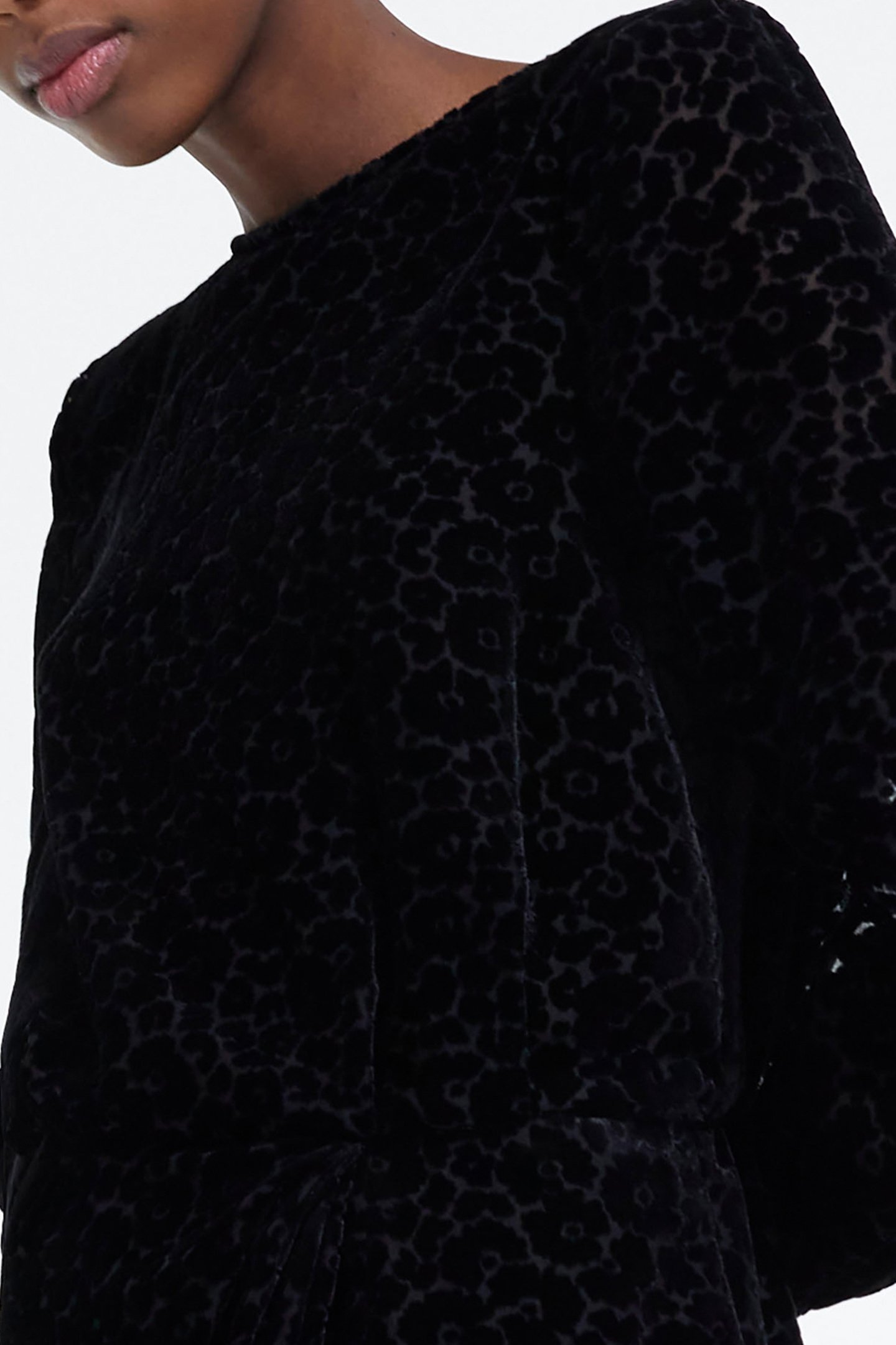 SHORT DRESS WITH PLUNGING NECKLINE BLACK 6