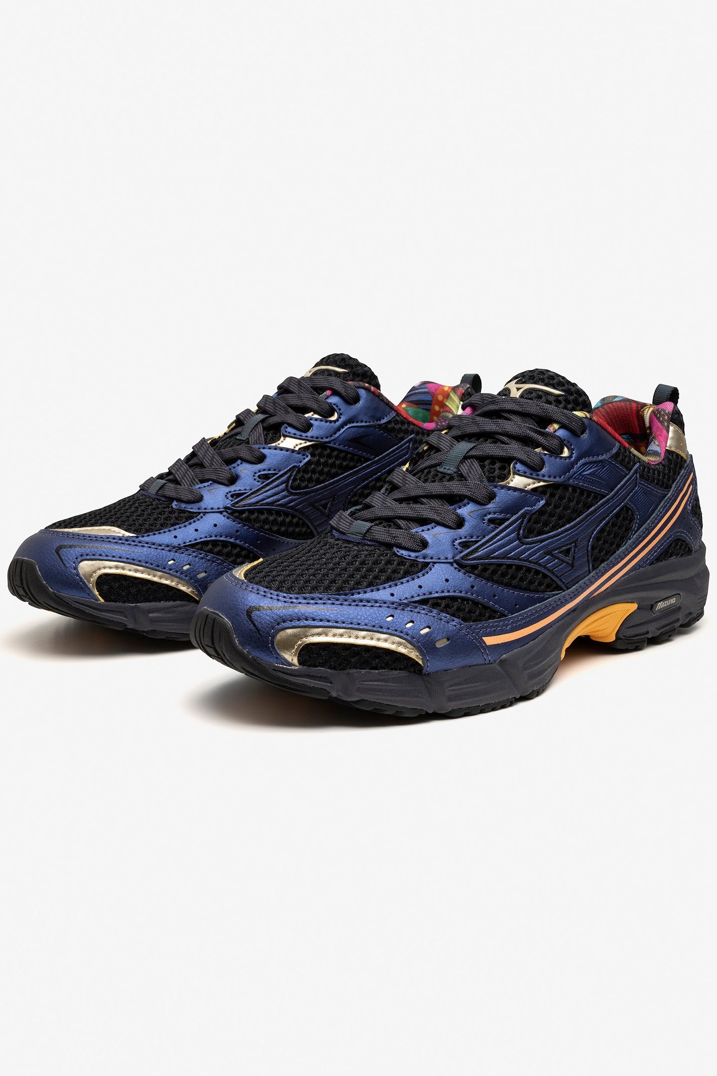 UNISEX SHOE MXR BLACK/BLACK/CADMIUM ORANGE 5