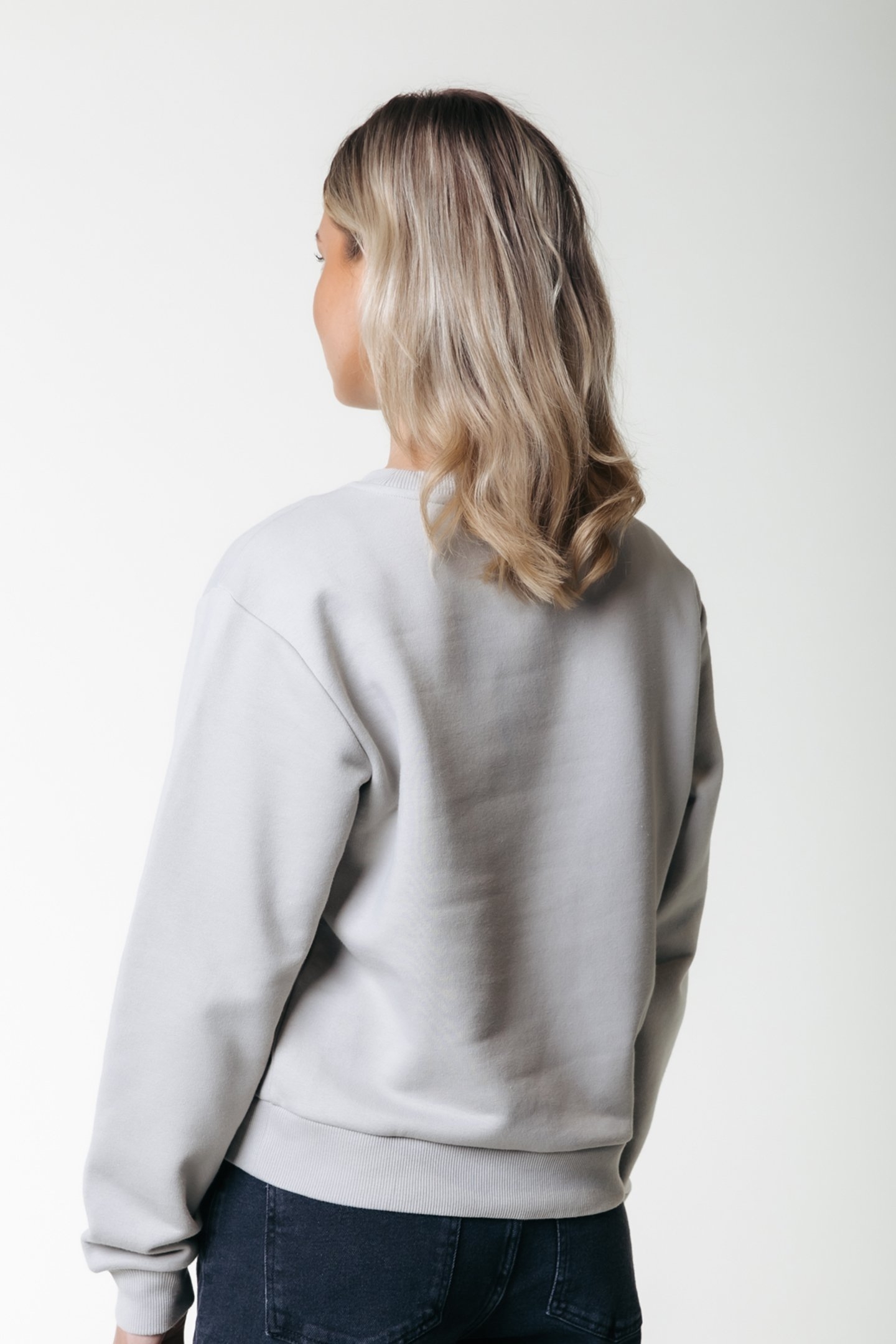 UNI LOGO RELAXED SWEAT LIGHT GREY 2