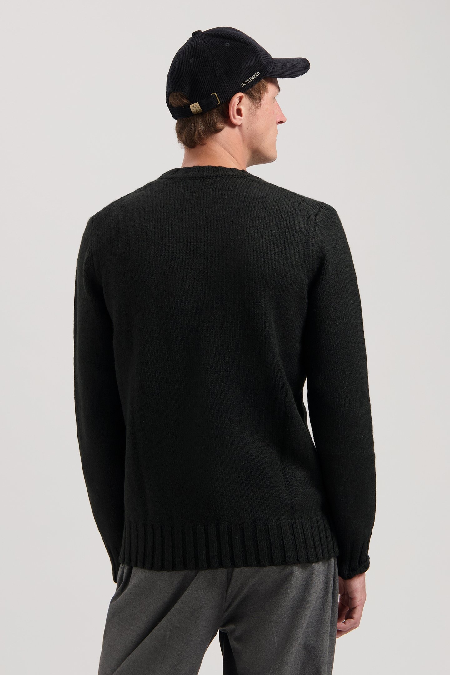 DS_PER CREWNECK BLACK 2