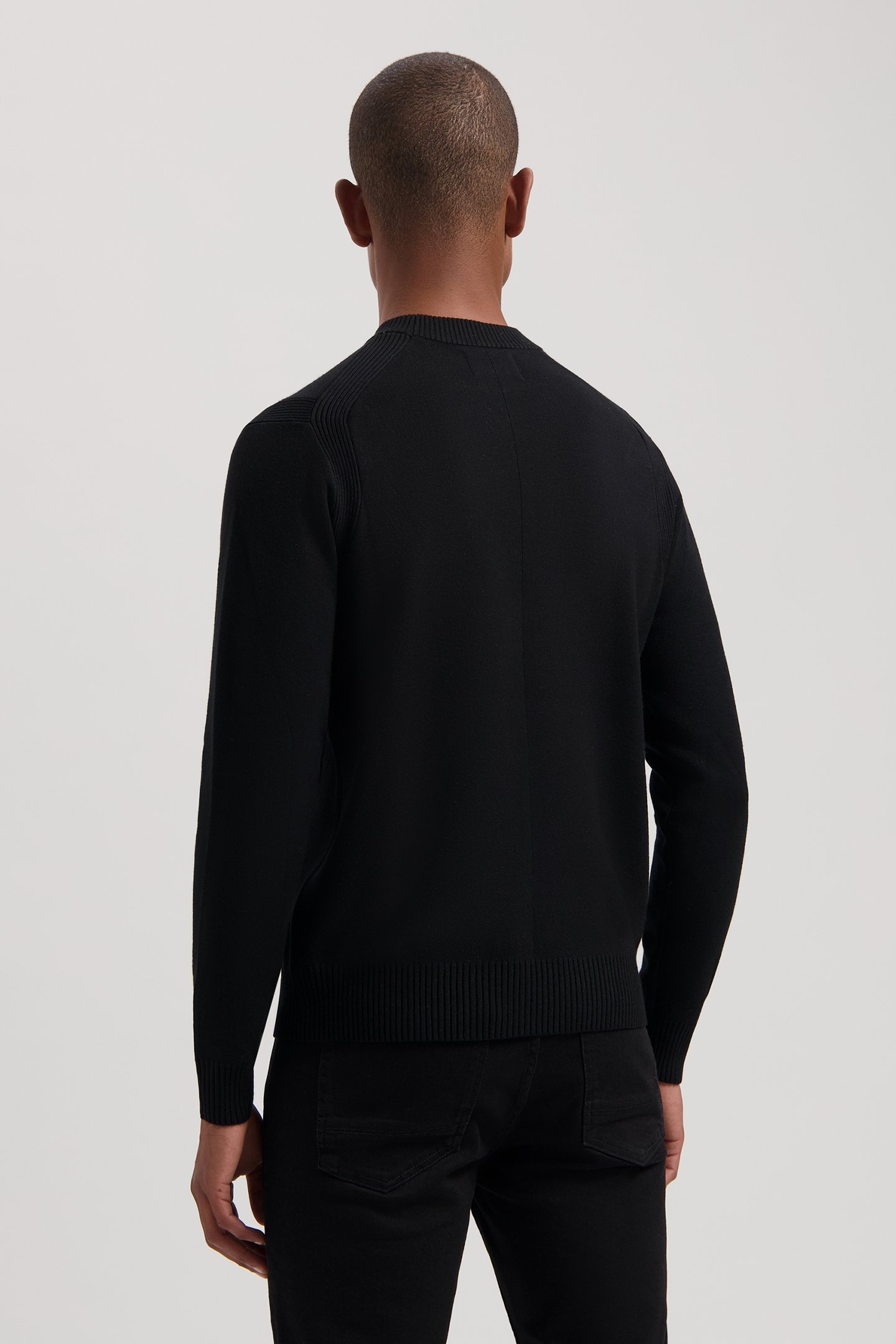 DS_FELL MOCK NECK BLACK 2