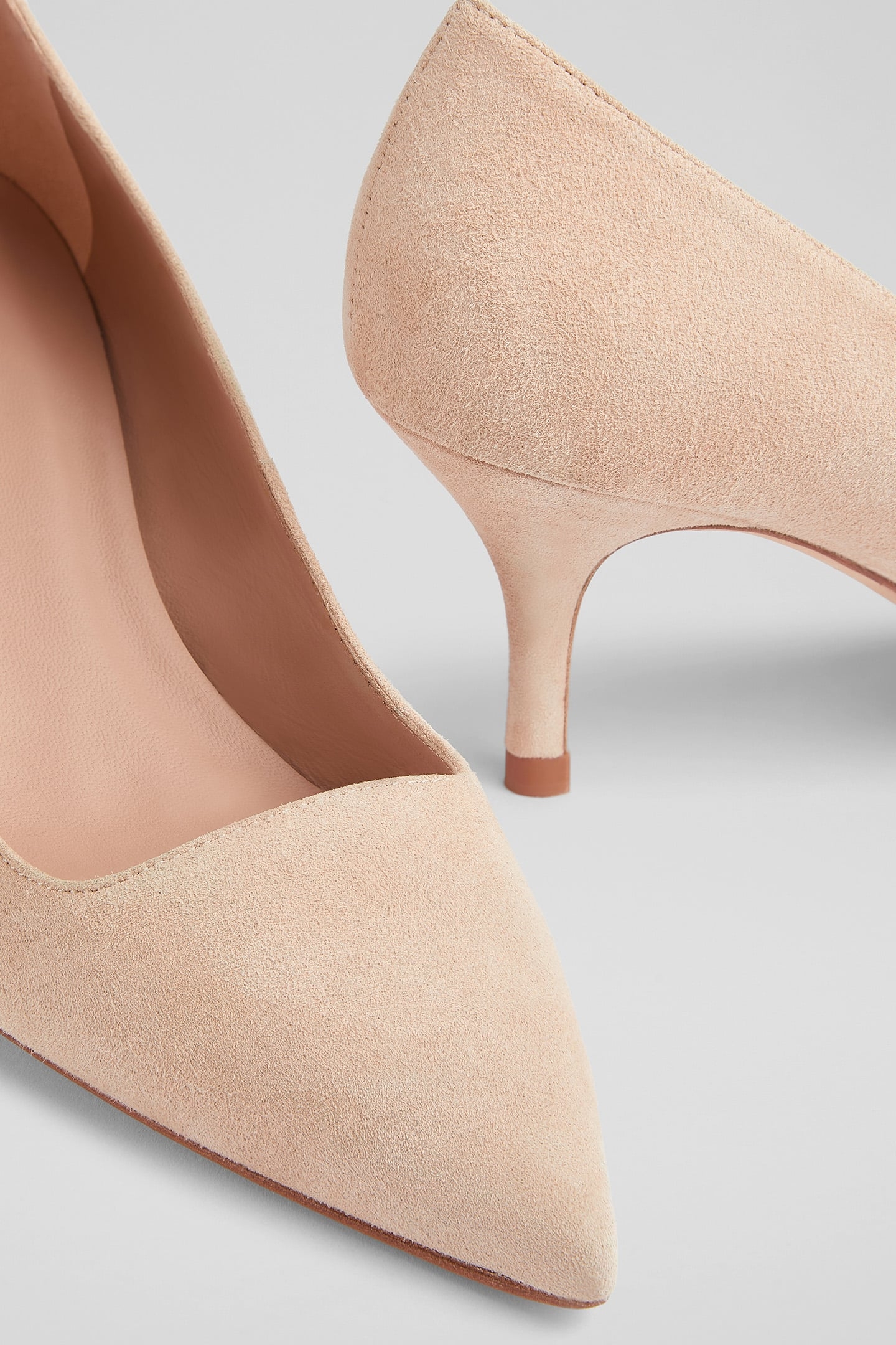 CC BEATRICE POINTED COURT TRENCH 4