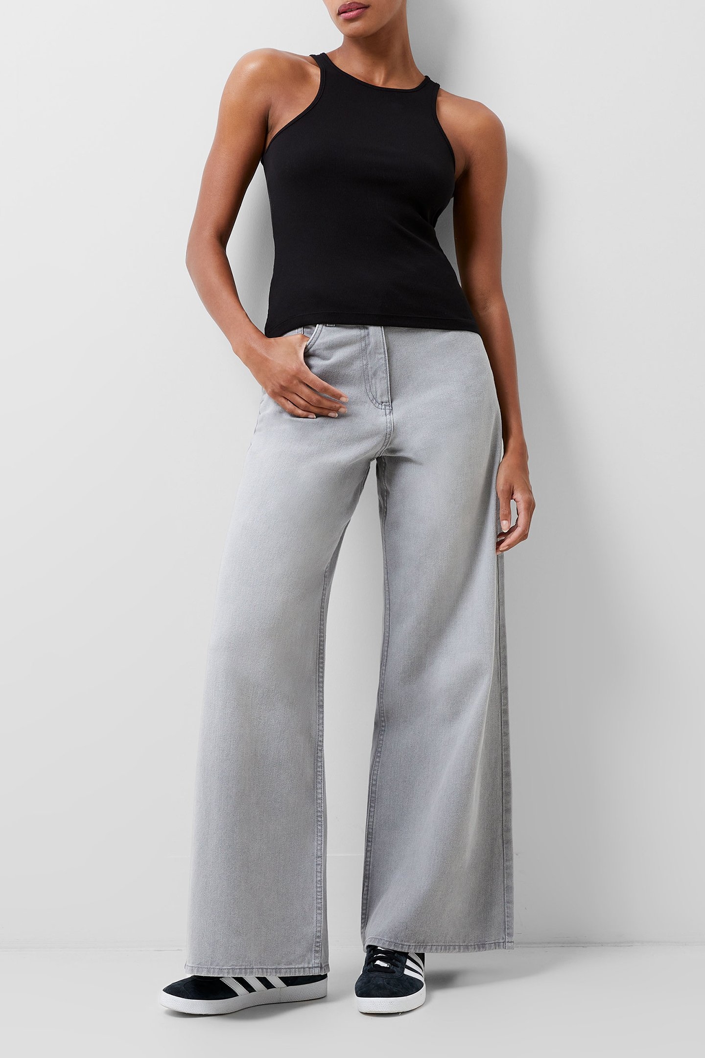 RASSIA SHERYLE RIBBED TANK BLACK 2