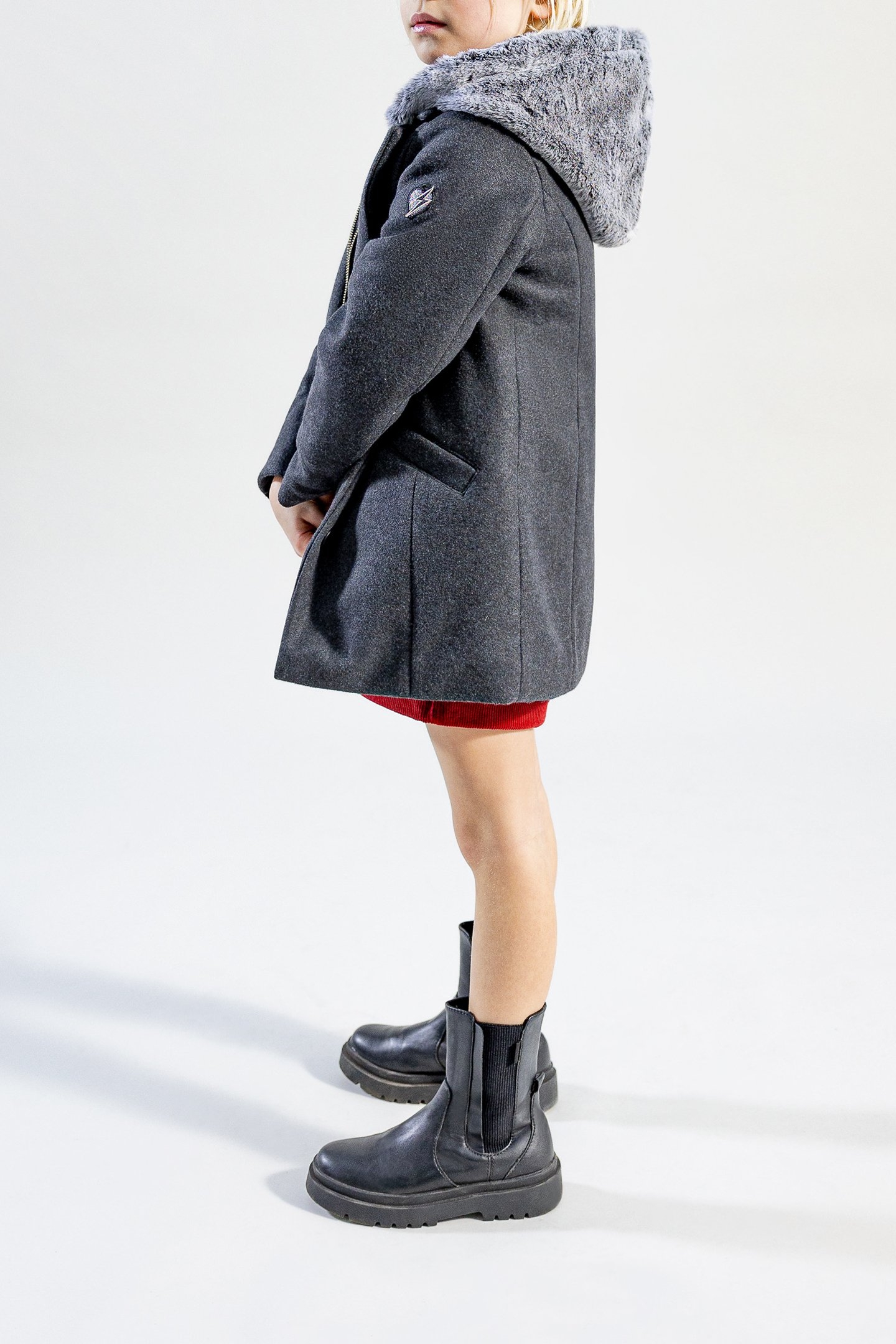 GREY COAT WITH REMOVABLE HOODED TRIM FOR GIRLS 3