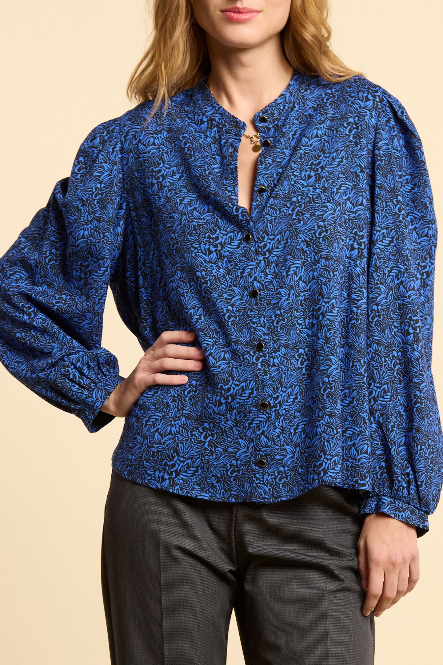 BLACK GRAPHIC FLORAL PRINT BLOUSE BLACK 4