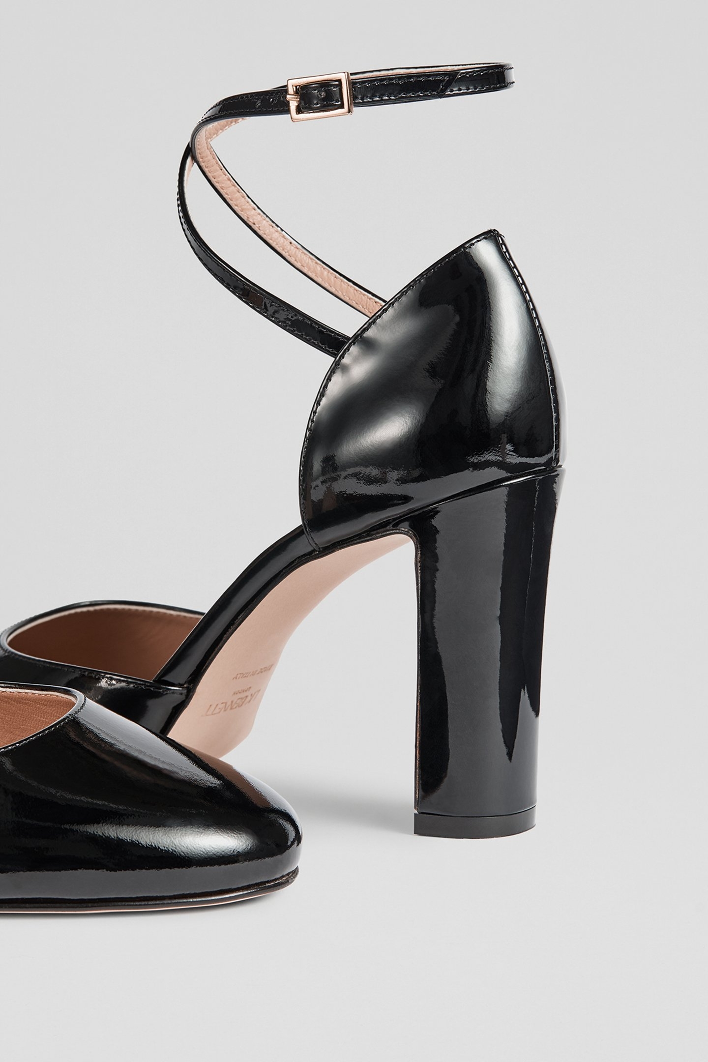 OC ADALINE CROSS ANKLESTR BLACK 4