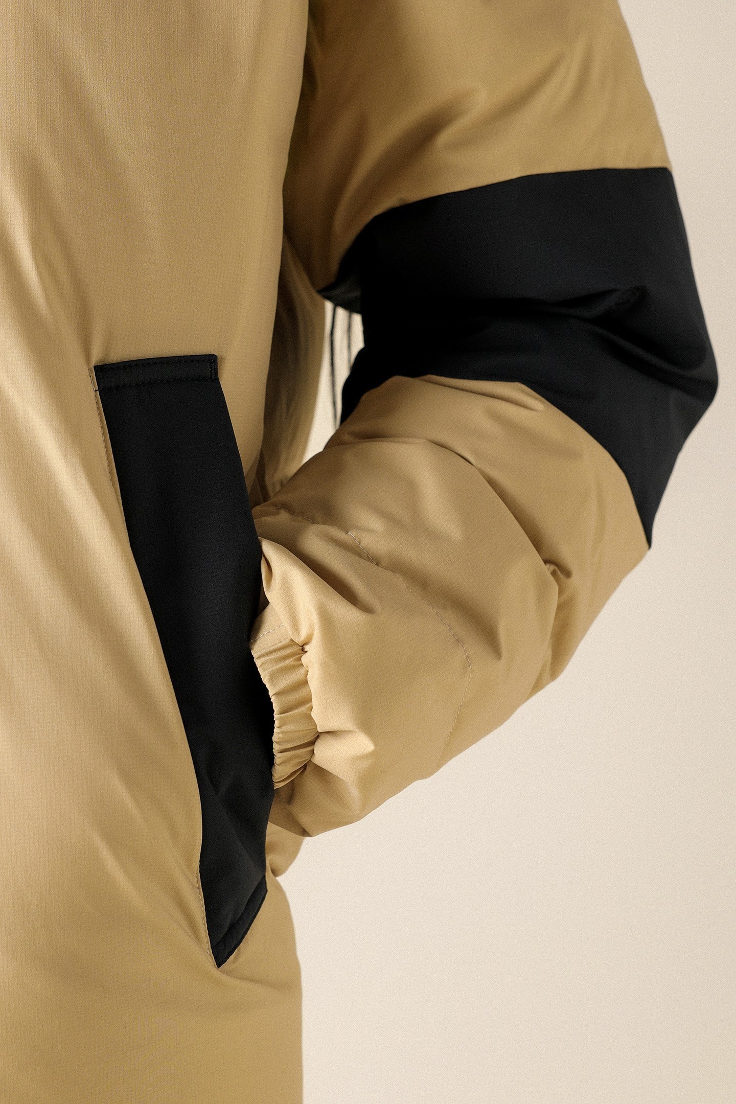 SL GTX WINDSTOPPER DOWN JACKET UNISEX BEIGE TAUPE / BLACK 7