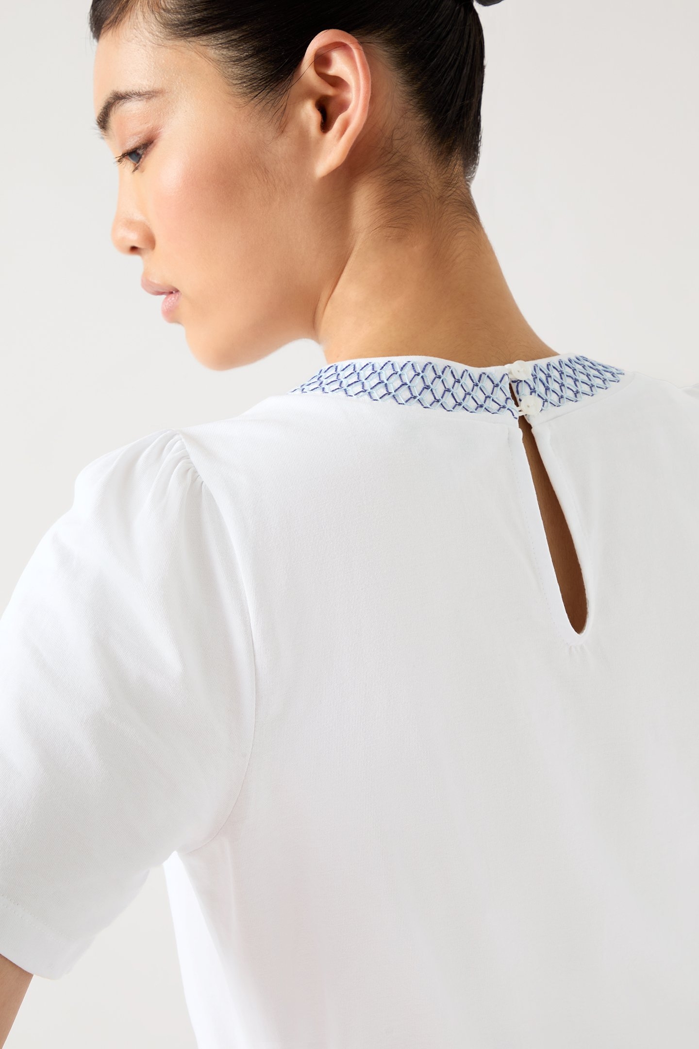 TJ ASTRID CONTRAST TEE WHITE 4