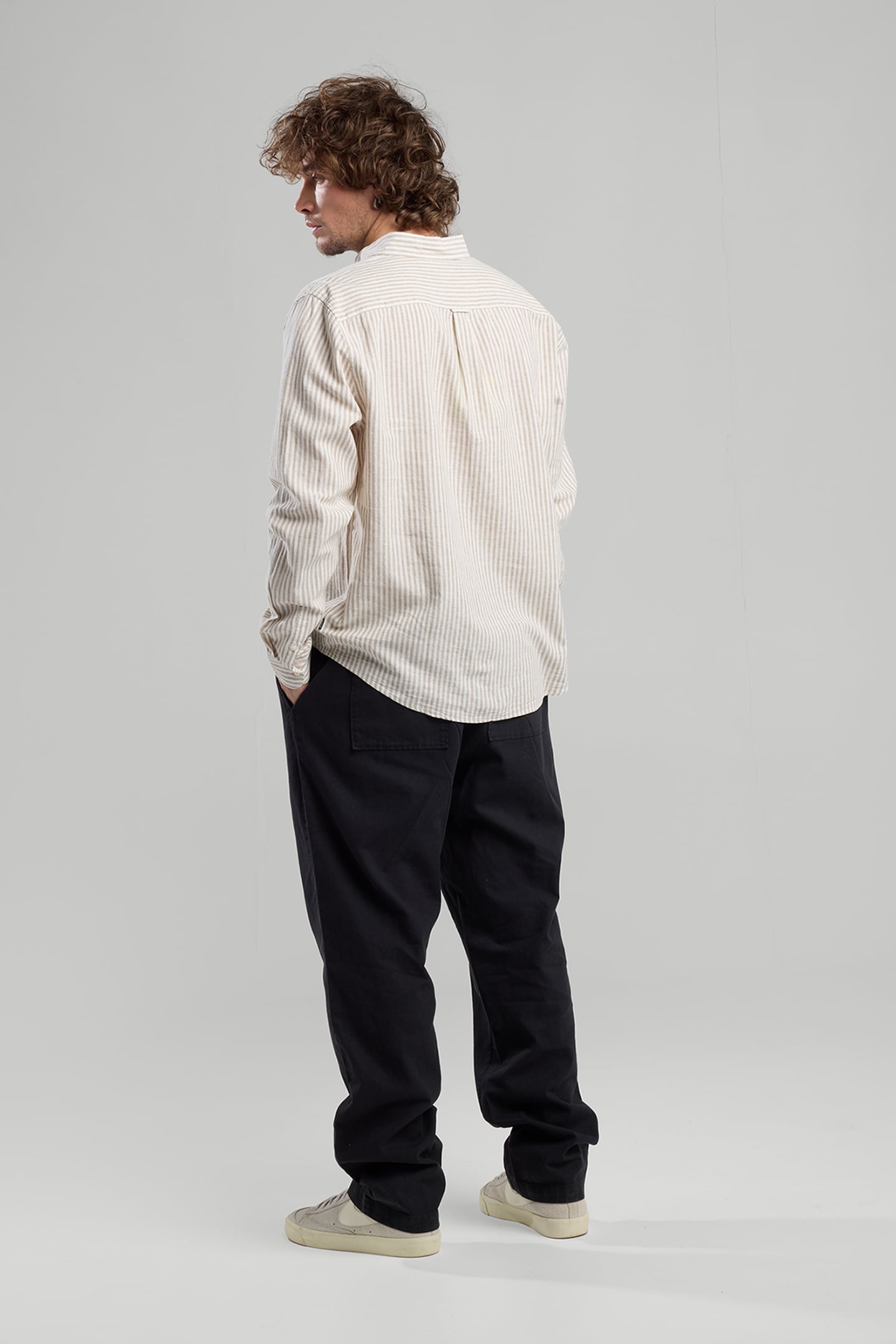 HOLLIS WHITE/BROWN 3