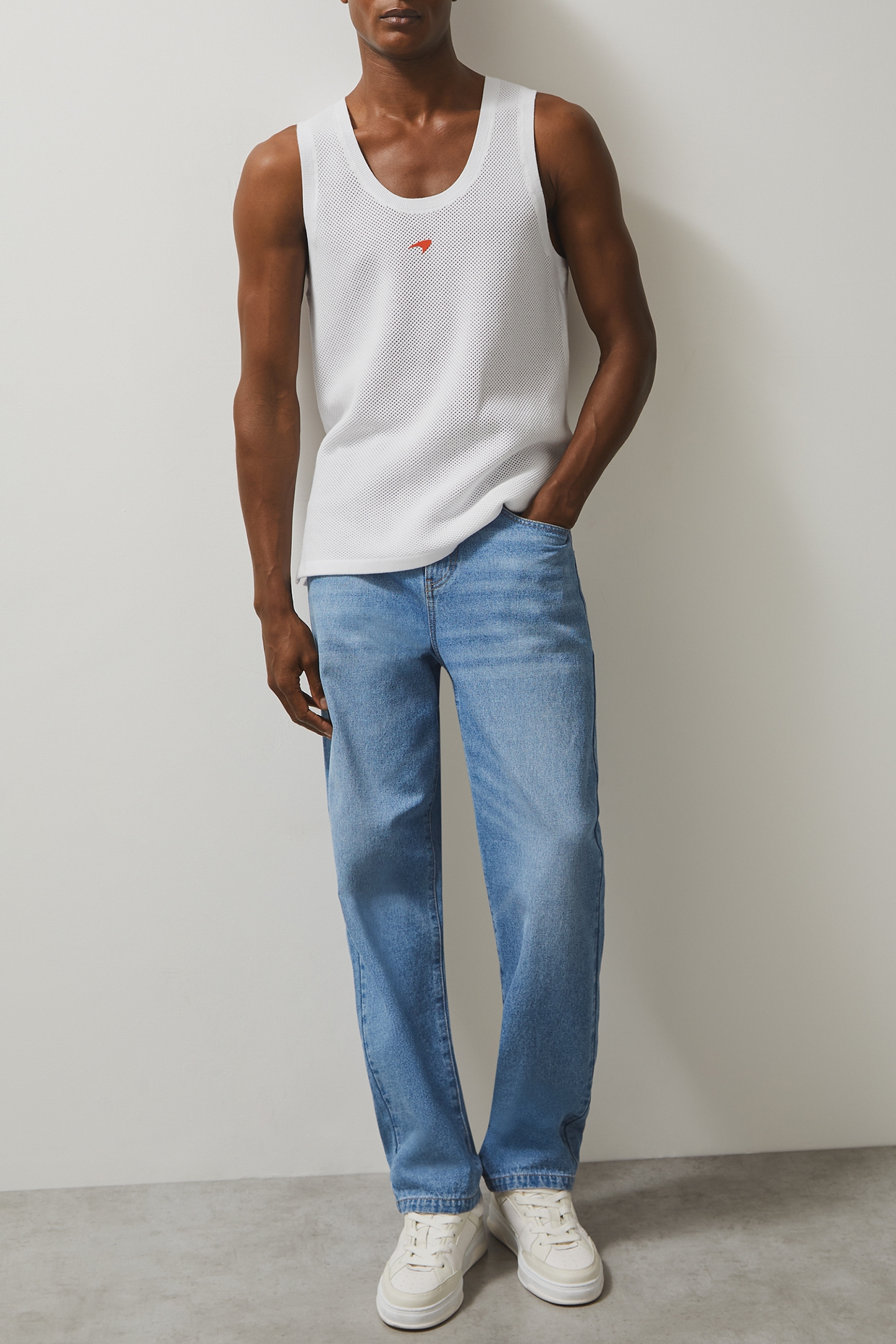 SLEEVELESS KNITTED SPEEDMARK VEST WHITE 3