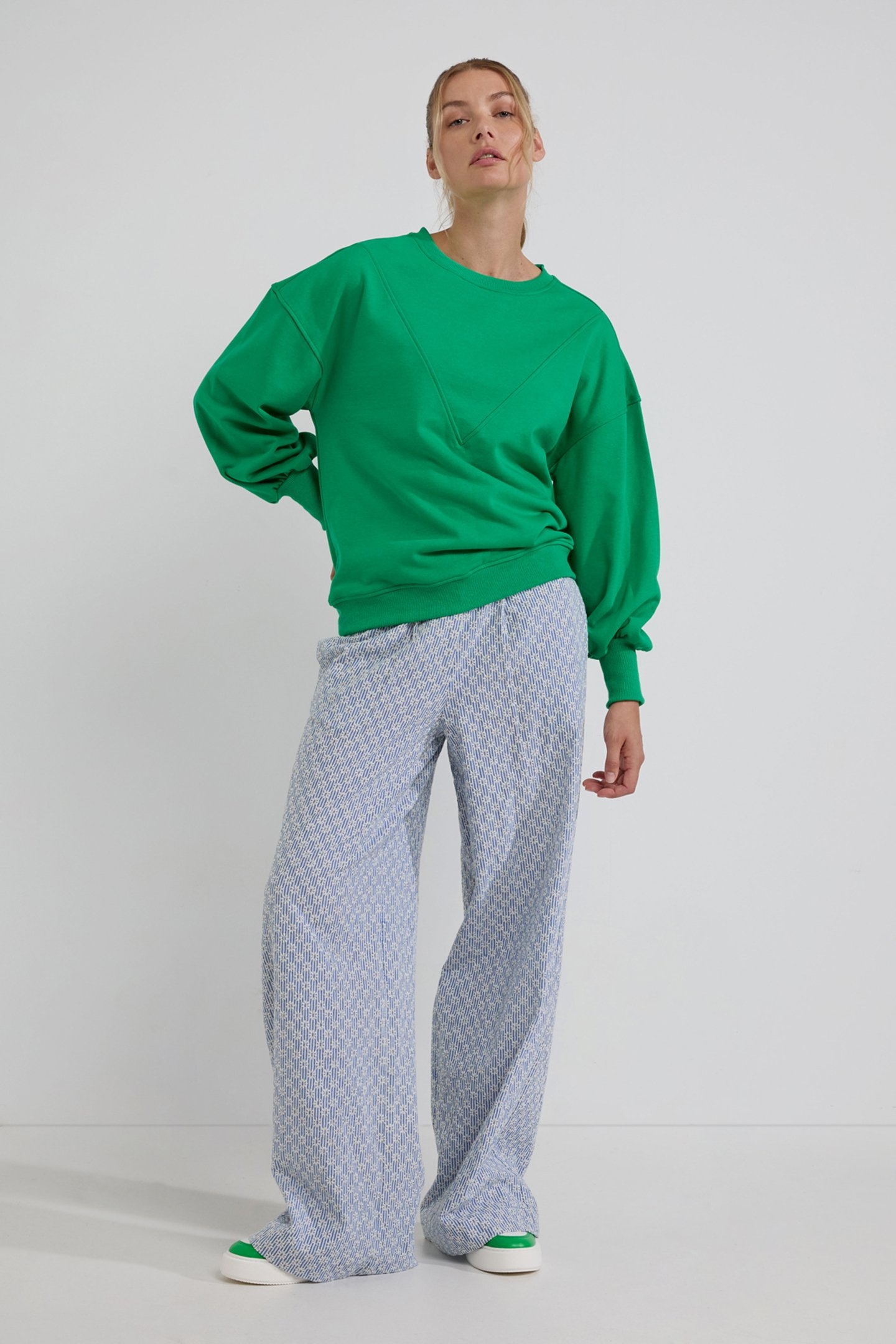 DONOVAN SWEATER PARROT GREEN 2