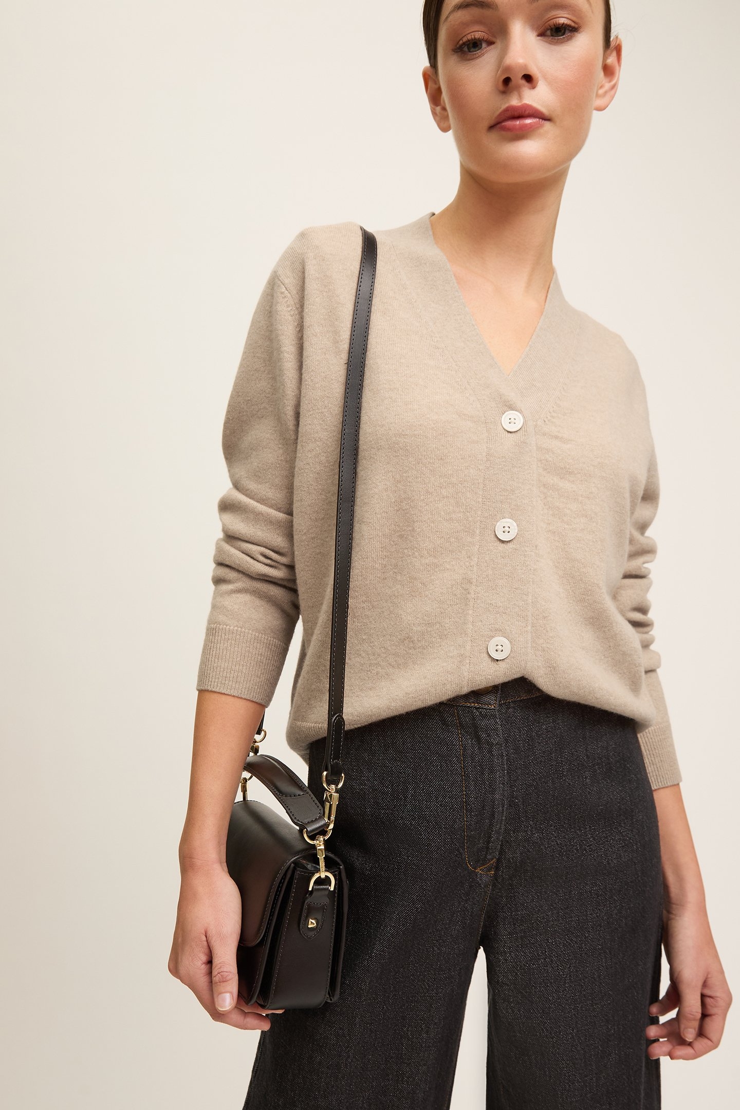 CD MARA V NECK CARDI CHAMPAGNE 2