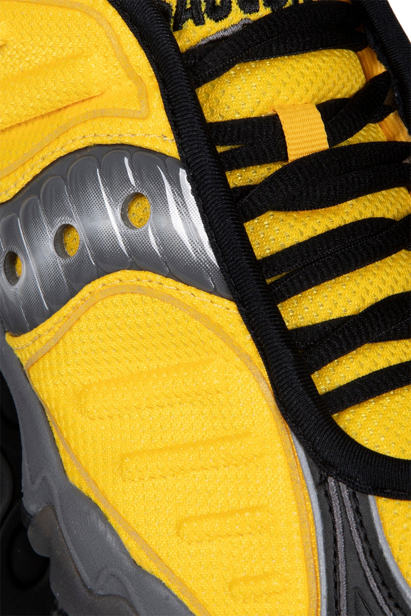 SAUCONY – MATRIX YELLOW 4