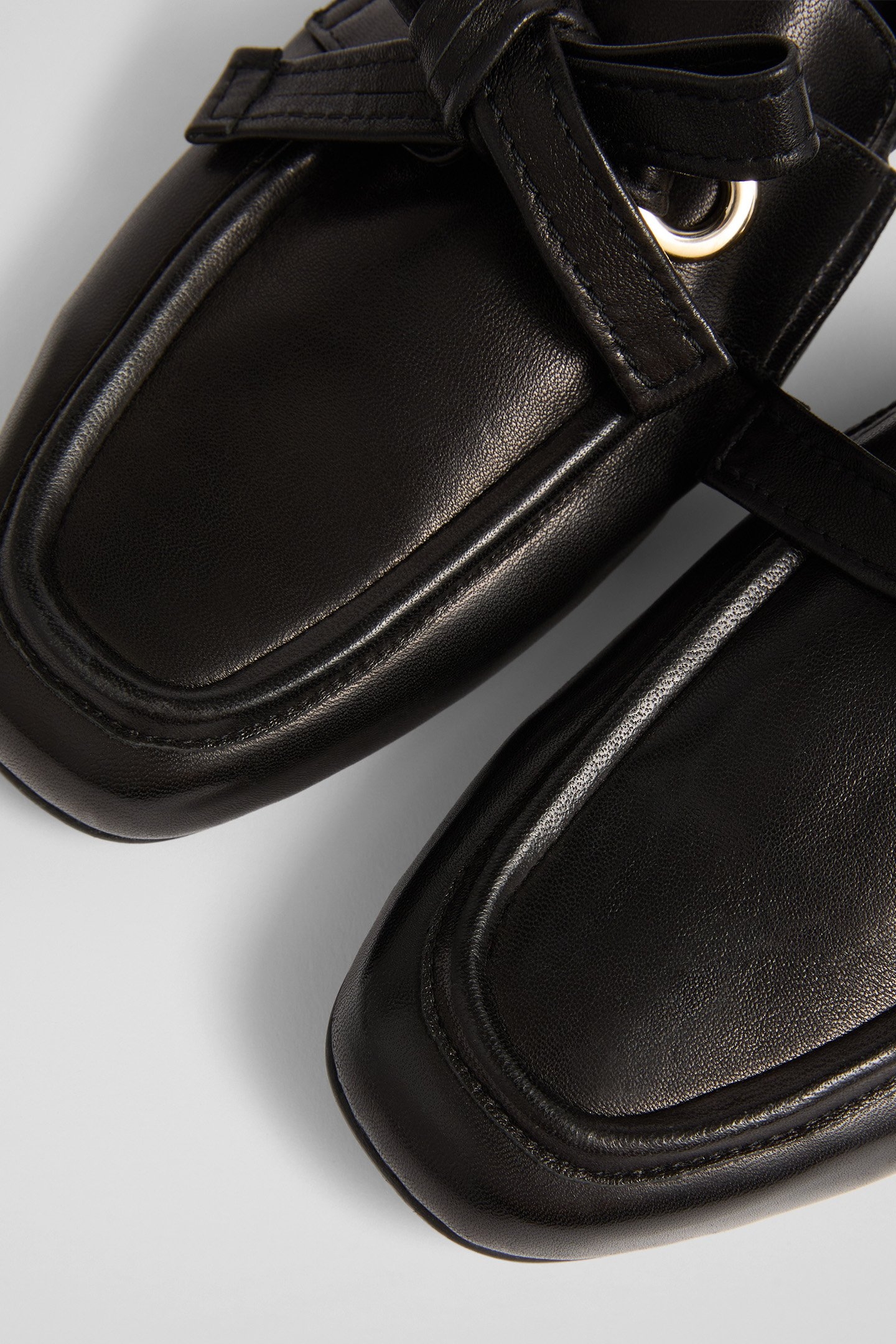 FL MAUDE EYELET BOW LOAFR BLACK 4