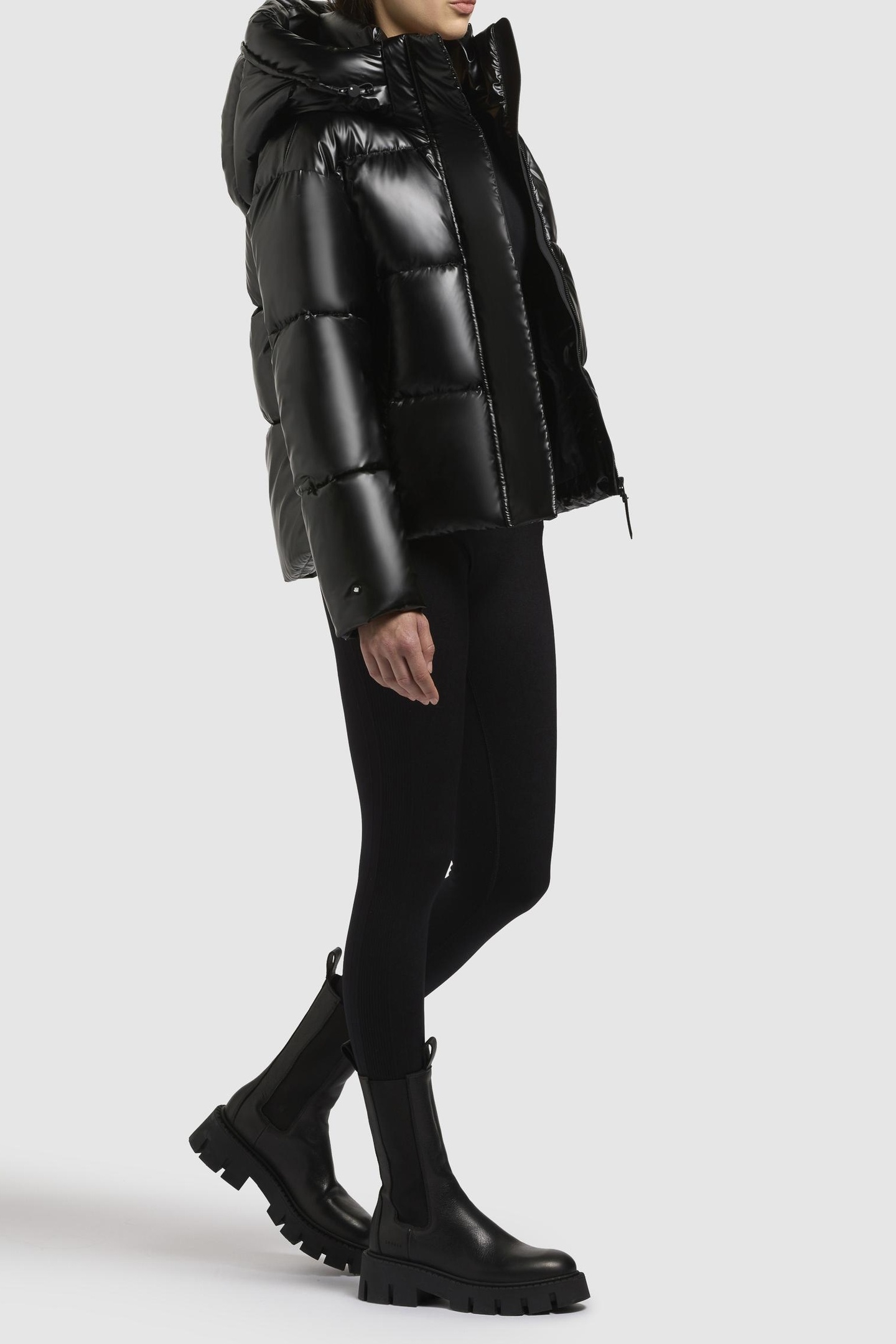 DEVINA SHINY JACKET BLACK 5