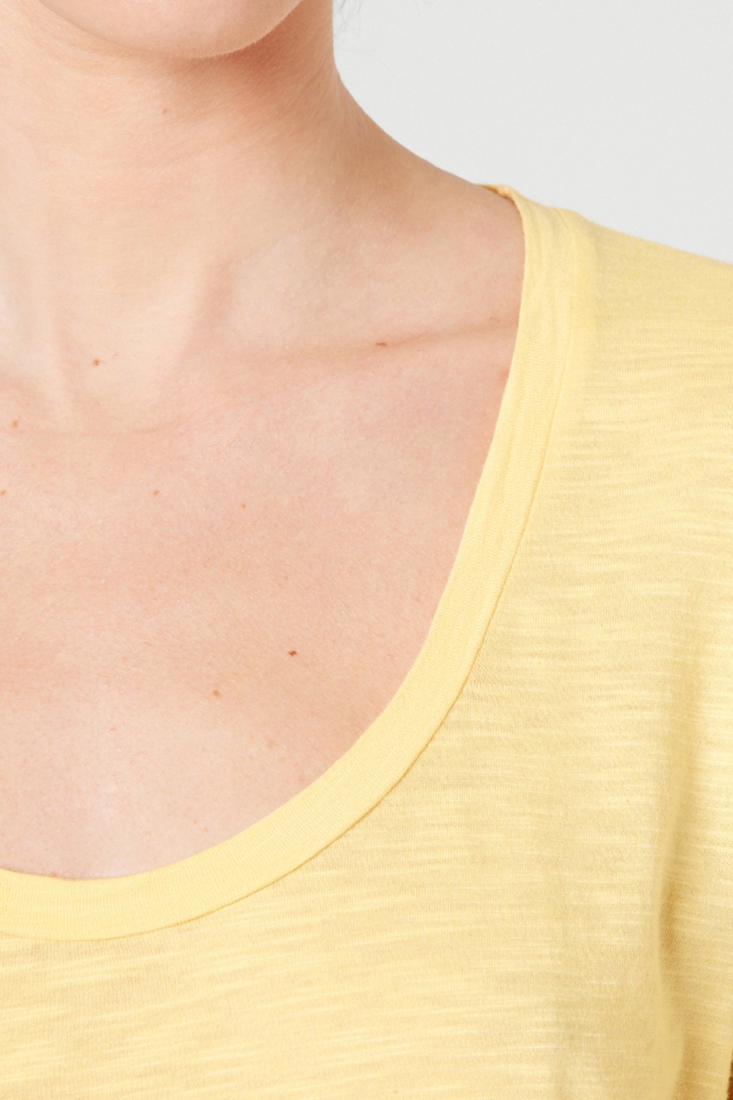 U-SHAPED NECK LONG-SLEEVED T-SHIRT 2