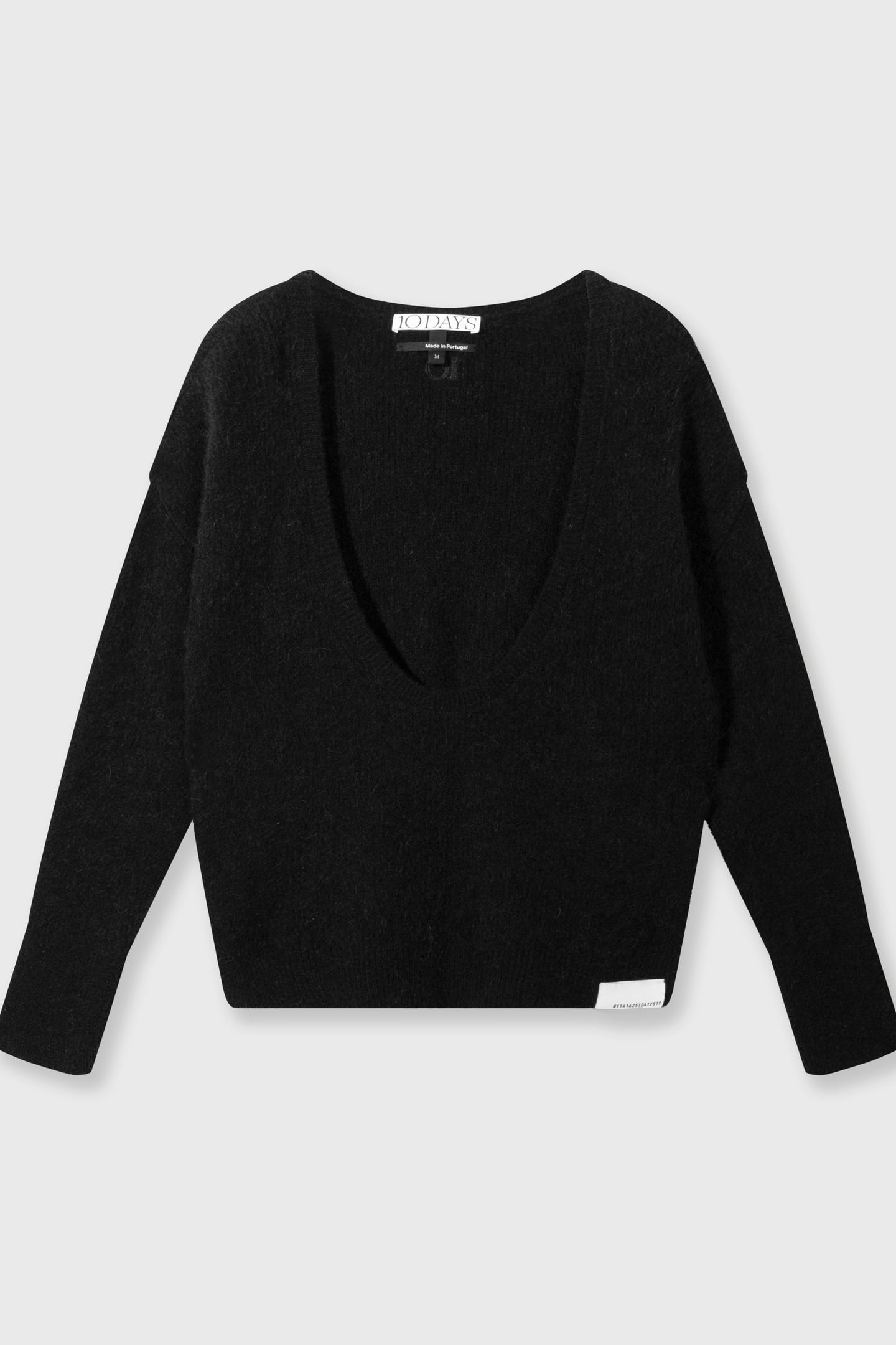 DEEP NECK KNIT SWEATER BLACK 3