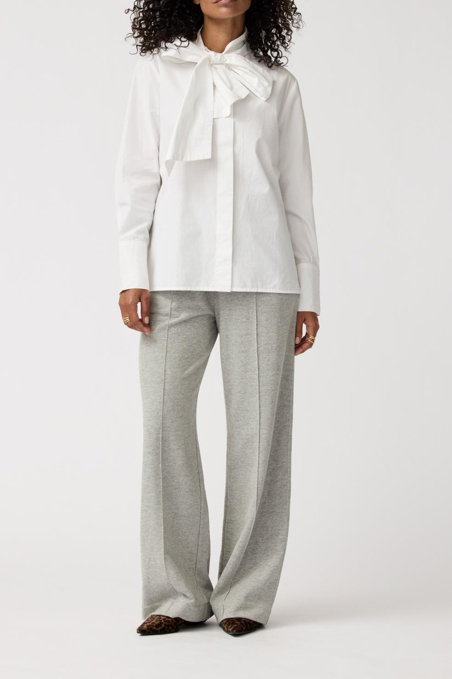 LAURA BLOUSE VERY WHITE 2