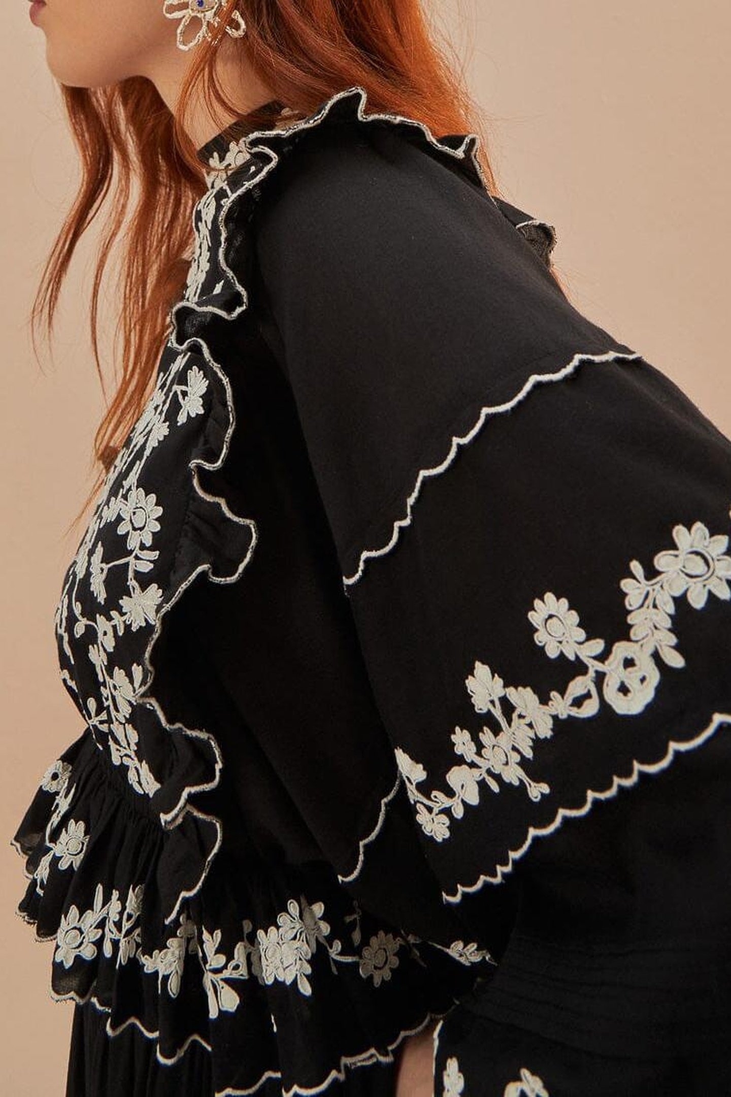 BLACK EMBROIDERED RUFFLE LONGE SLEEVE BLOUSE 4
