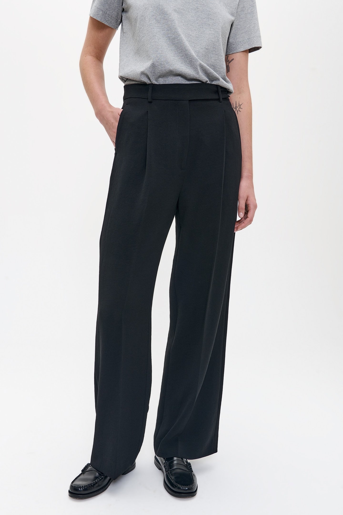 FLOWY DELMAS PANTS BLACK 1