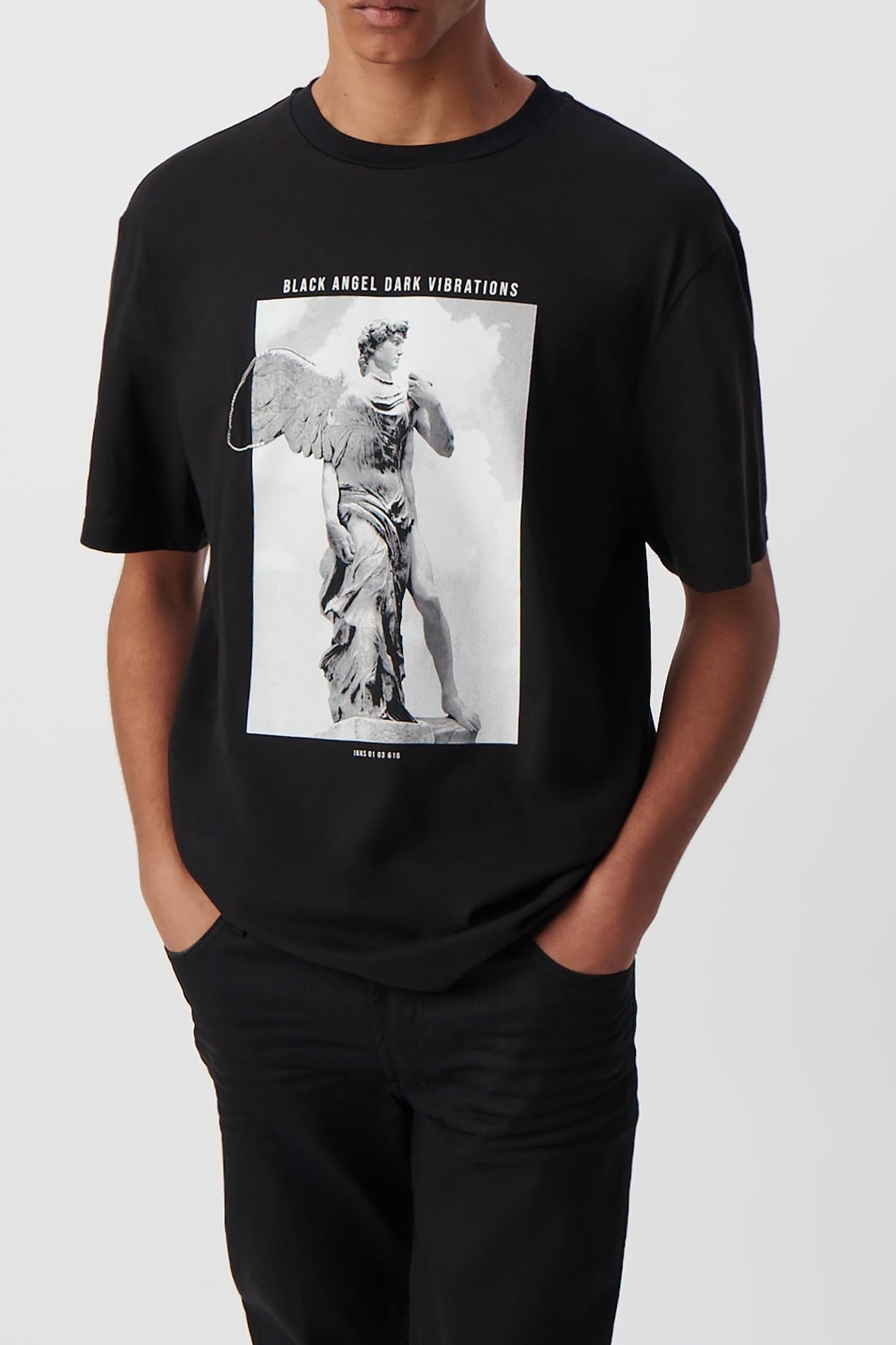 BLACK T-SHIRT WITH STATUE IMAGE AND EMBROIDERY 2