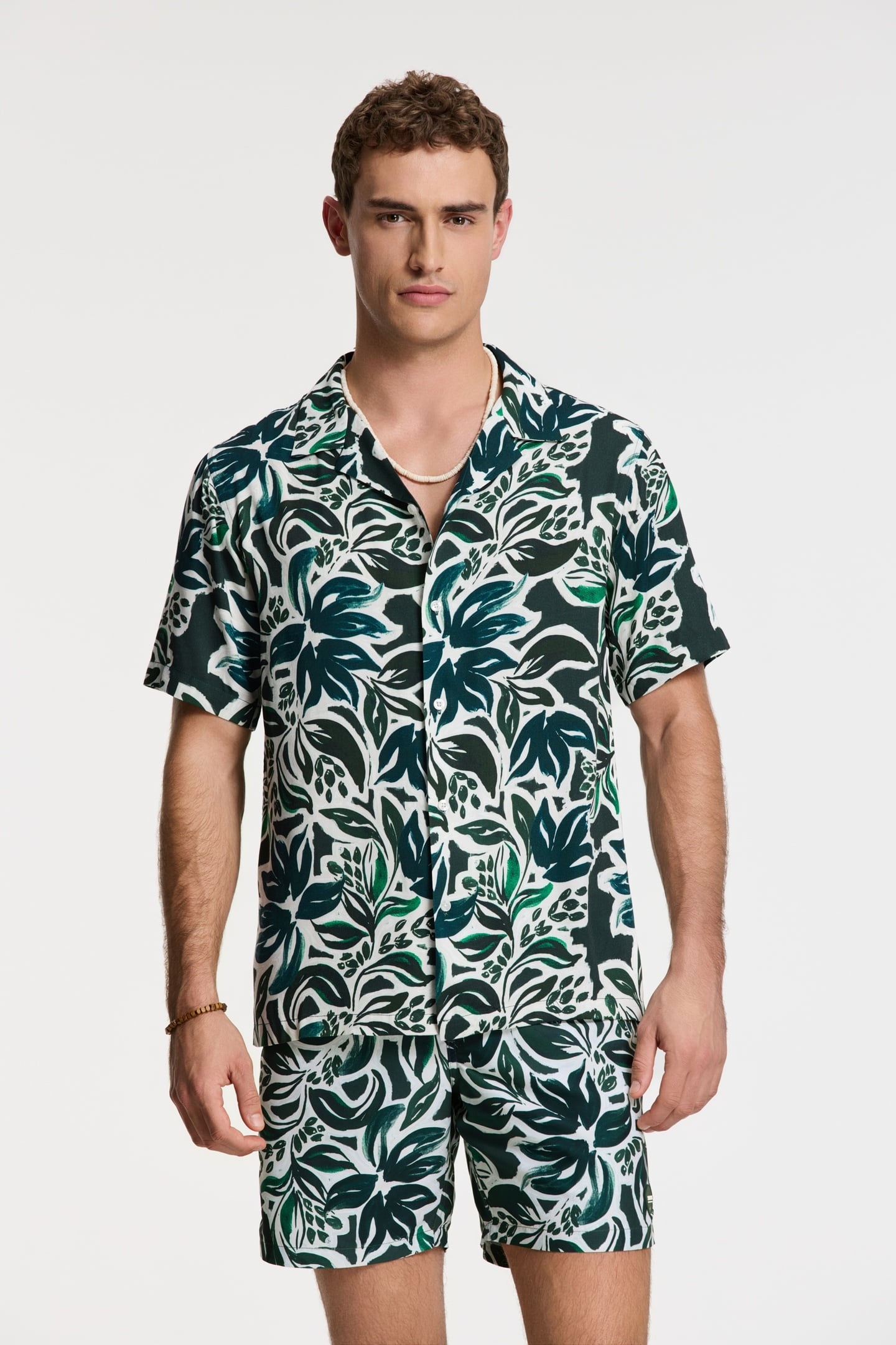 VIC SHORT SLEEVE SHIRT FLORAL LEAFS GREEN FLORAL LEAVES 1