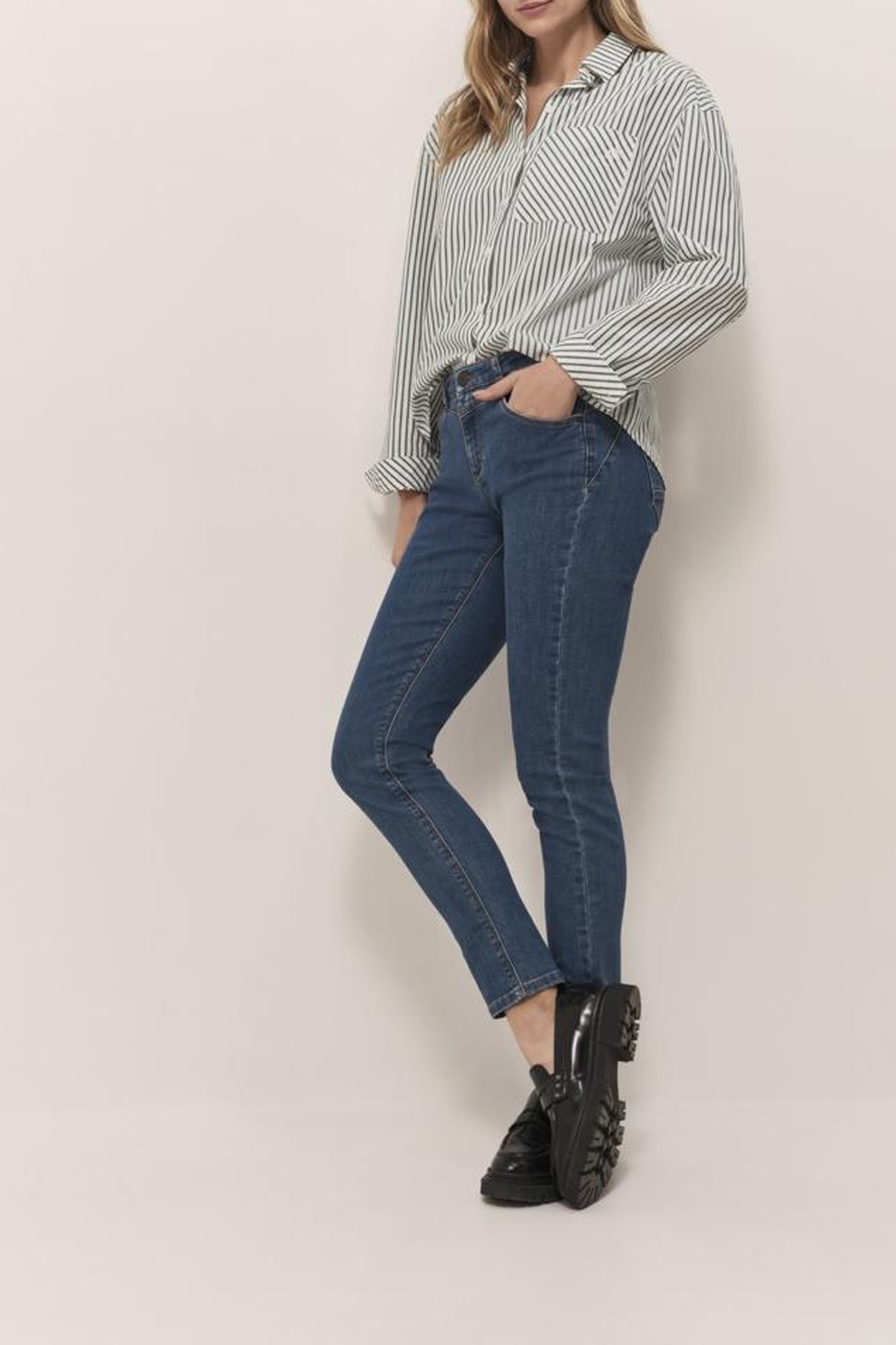 CELESTE - ECRU POPLIN SHIRT WITH EVERGREEN STRIPE PATTERN 2