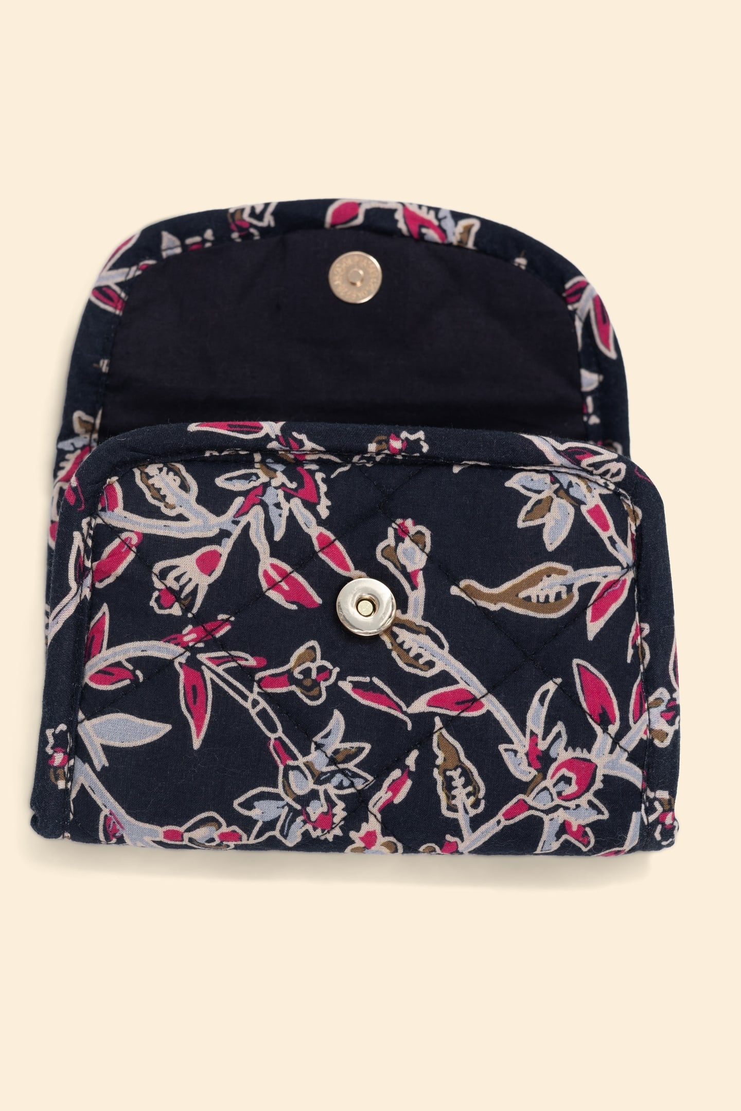 INDIAN PRINT BLACK CLUTCH BAG BLACK 3