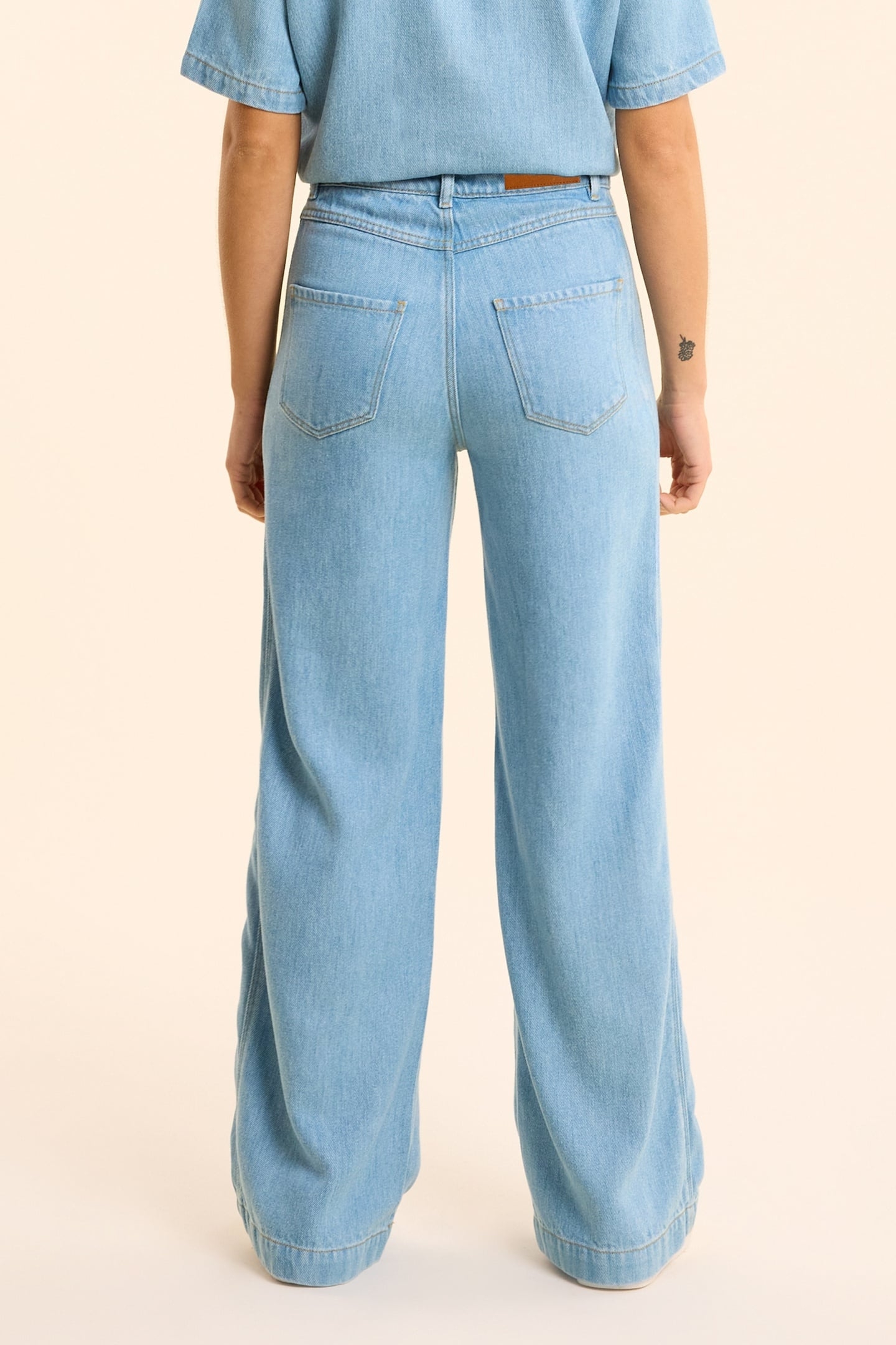 FADED BLUE WIDE-LEG JEANS BLEACH 4