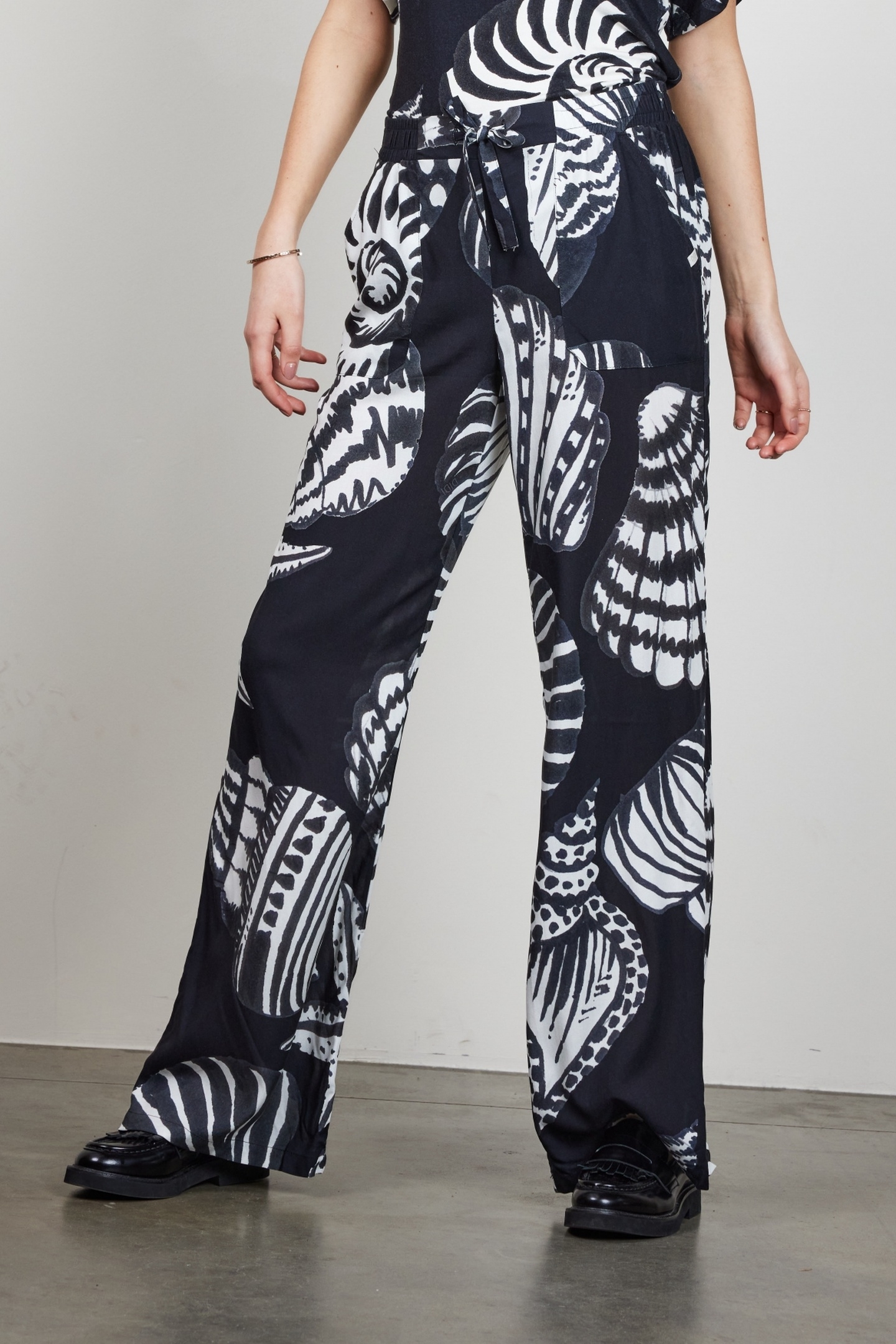 PANTS BREEZER PRINT IN BLACK WITH SHELL SYMPHONY XXL PRINT 2