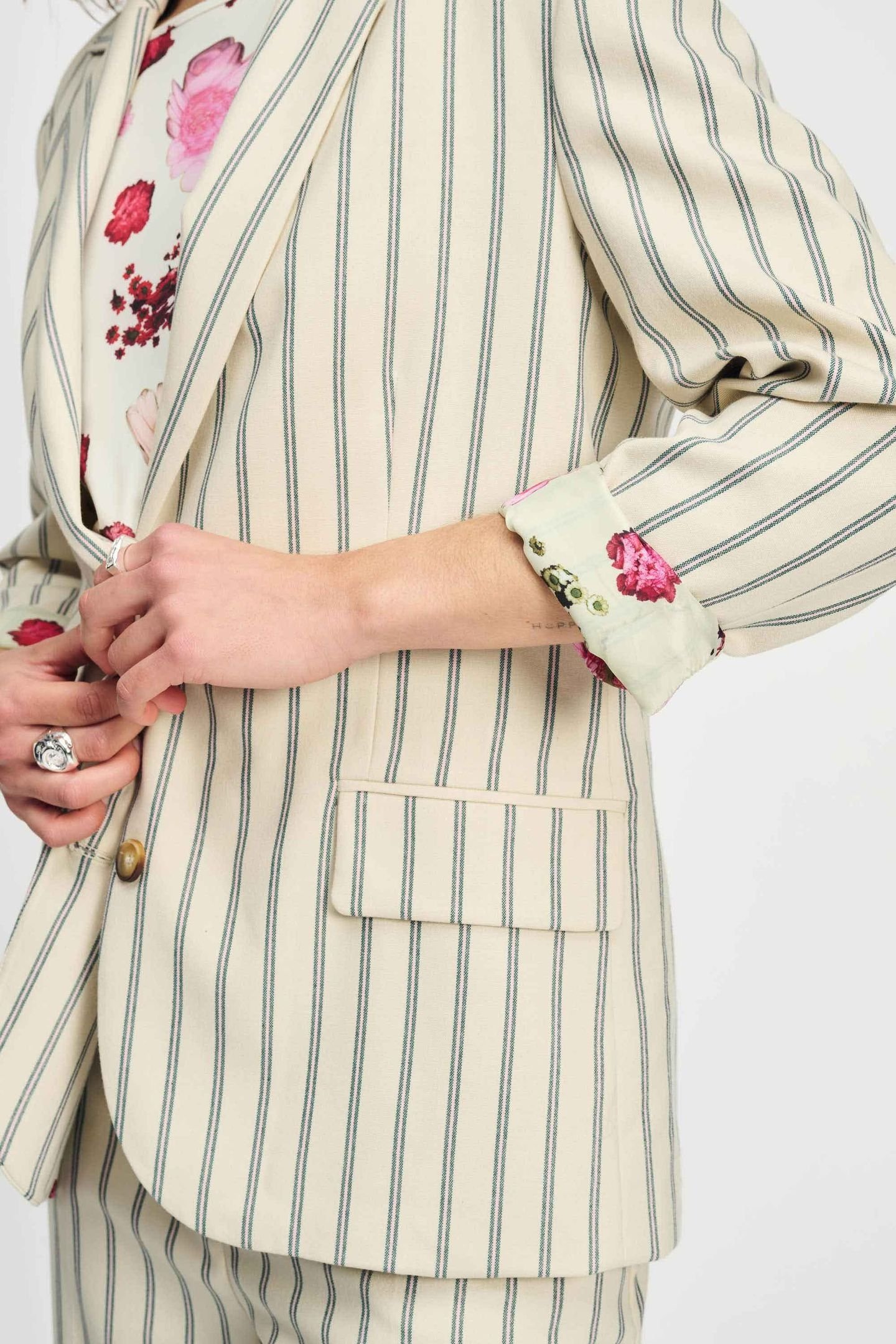 BLAZER - STRIPED CREAM BEIGE 7