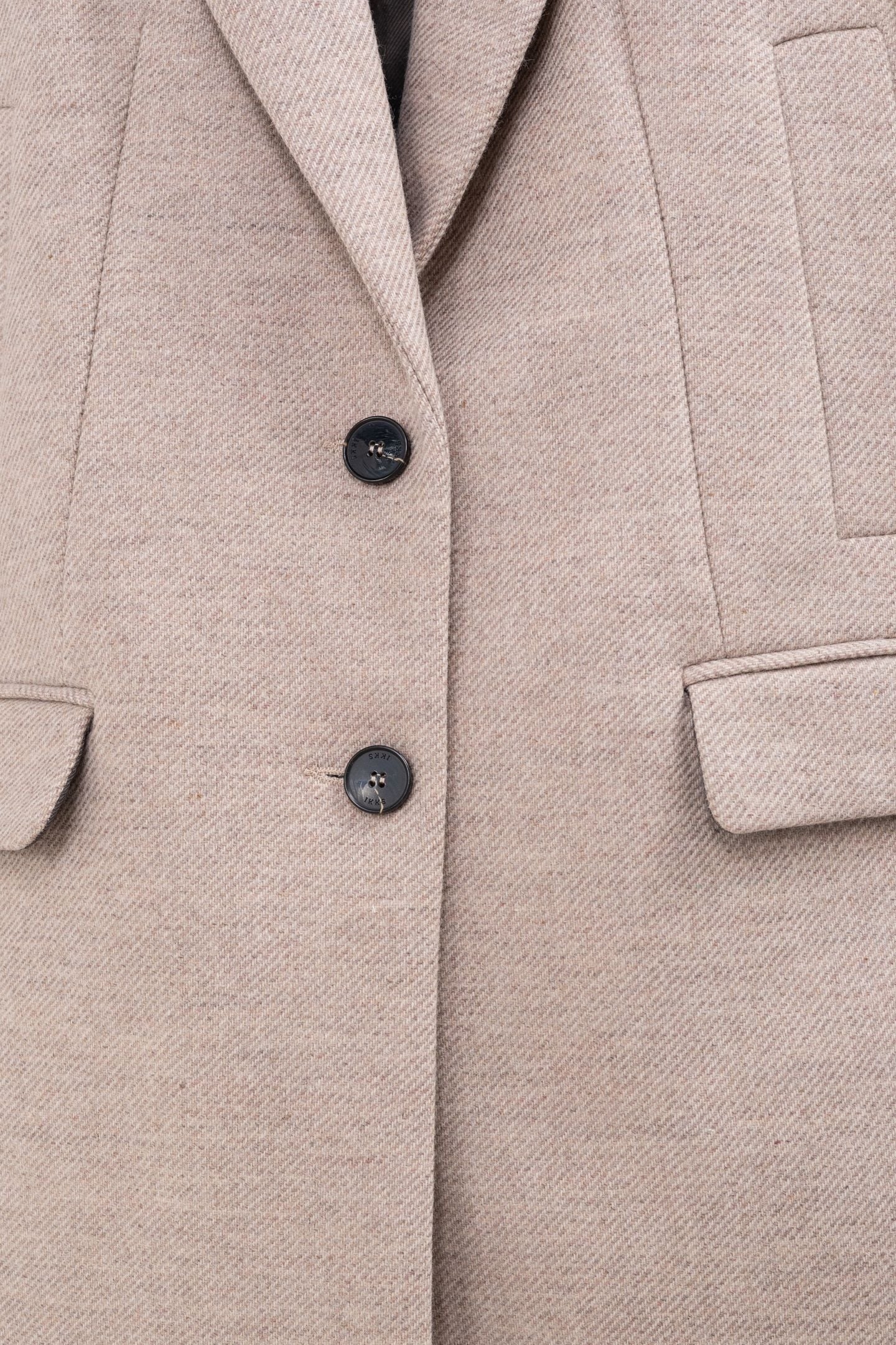 STRAIGHT SESAME COAT DECORATED WITH RHINESTONE BROOCH 6