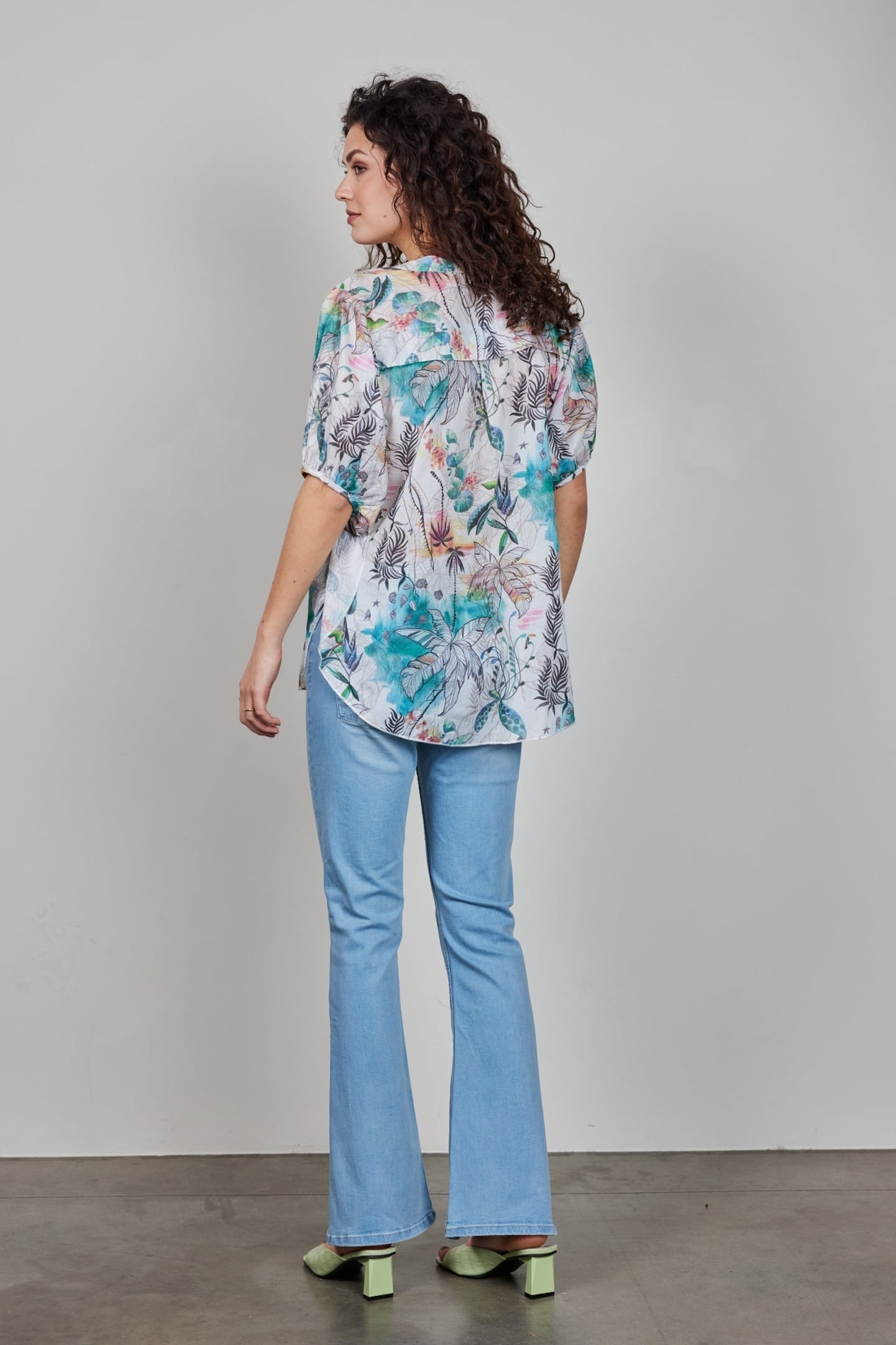 BLOUSE FLIRT IN OFFWHITE WITH PALM FESTIVAL PRINT 2