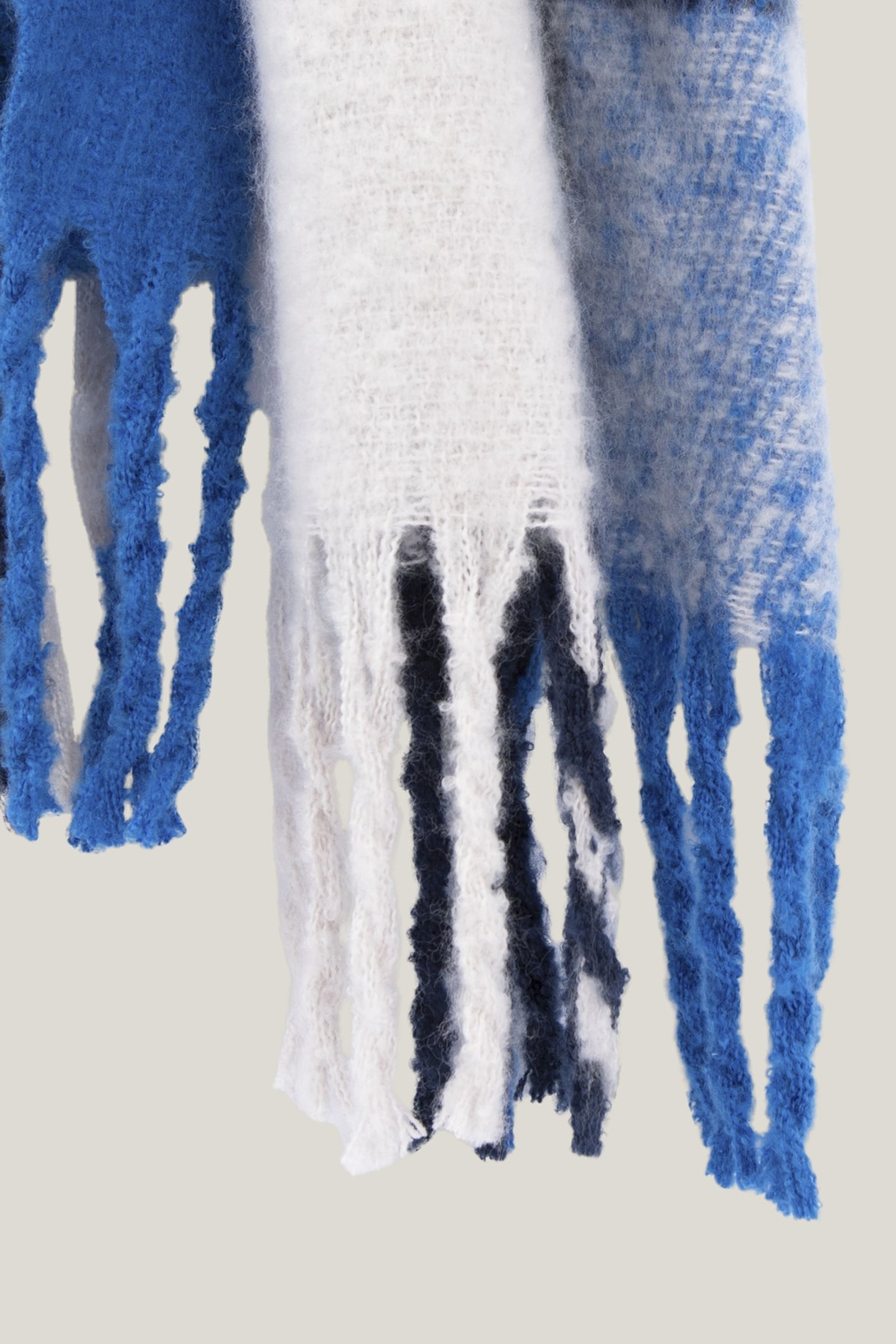 ALEXIA - SAPPHIRE BLUE FRINGED MAXI SCARF WITH CHECK PATTERN 4