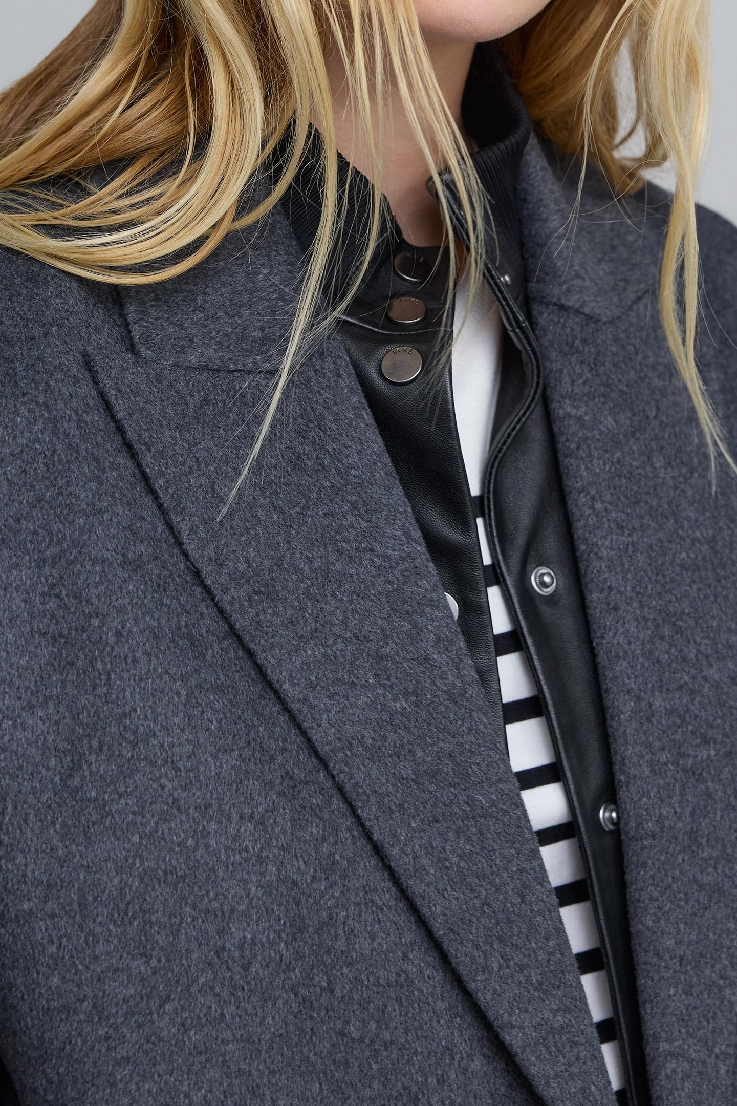 LONG GREY DOUBLE-BREASTED COAT 7