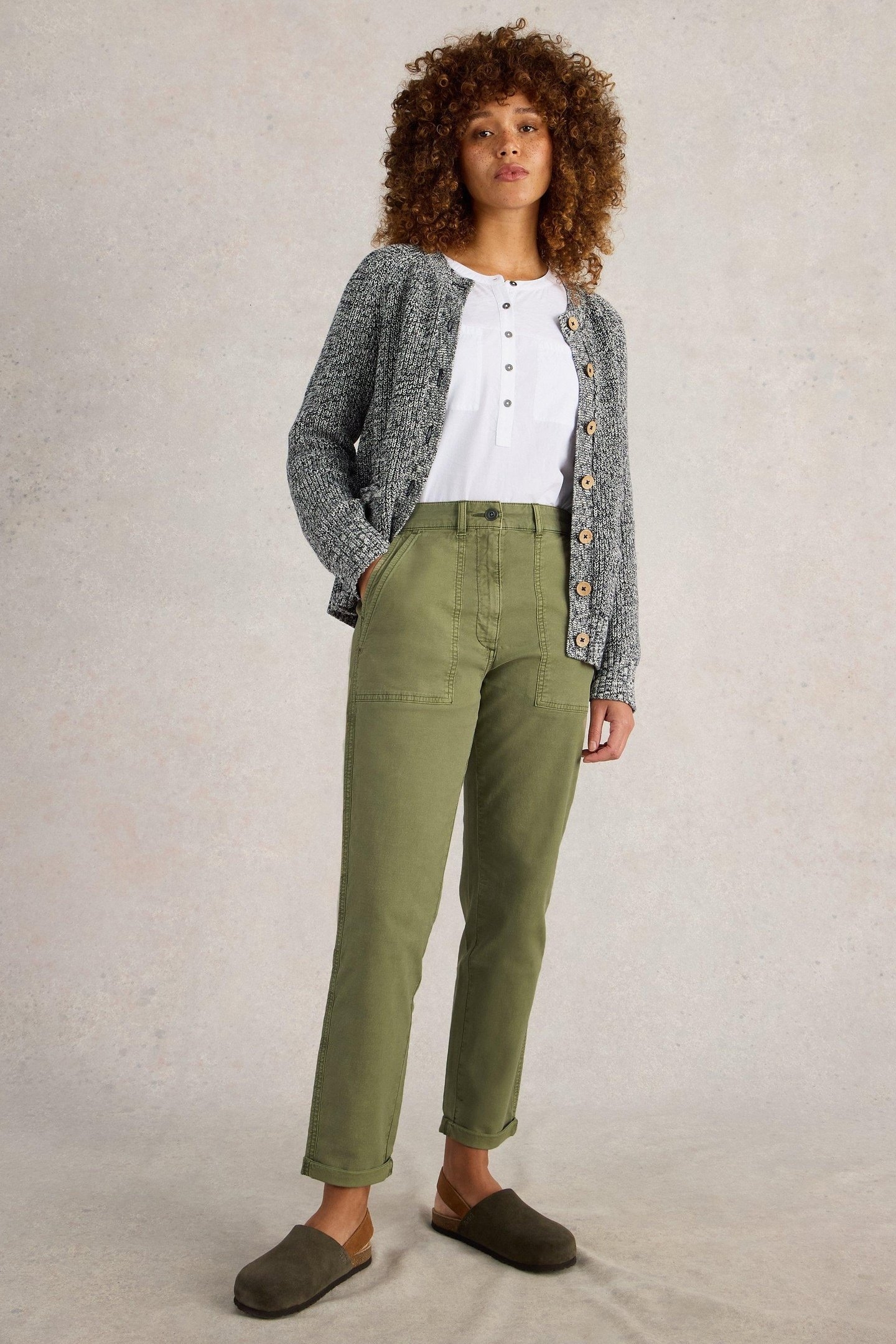 TWISTER CHINO TROUSER KHAKI GREEN 2