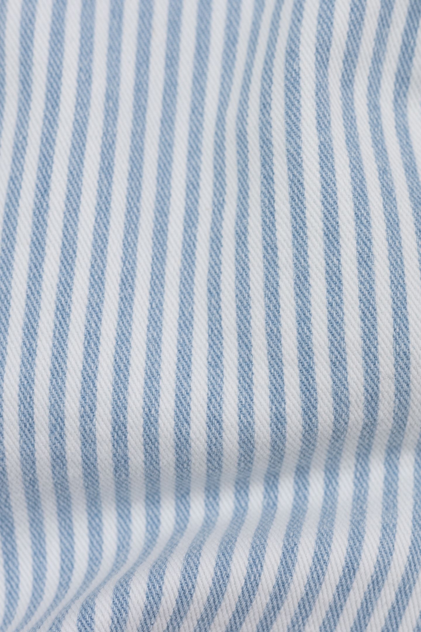 WHITE DENIM SHORTS WITH BLUE STRIPES 7