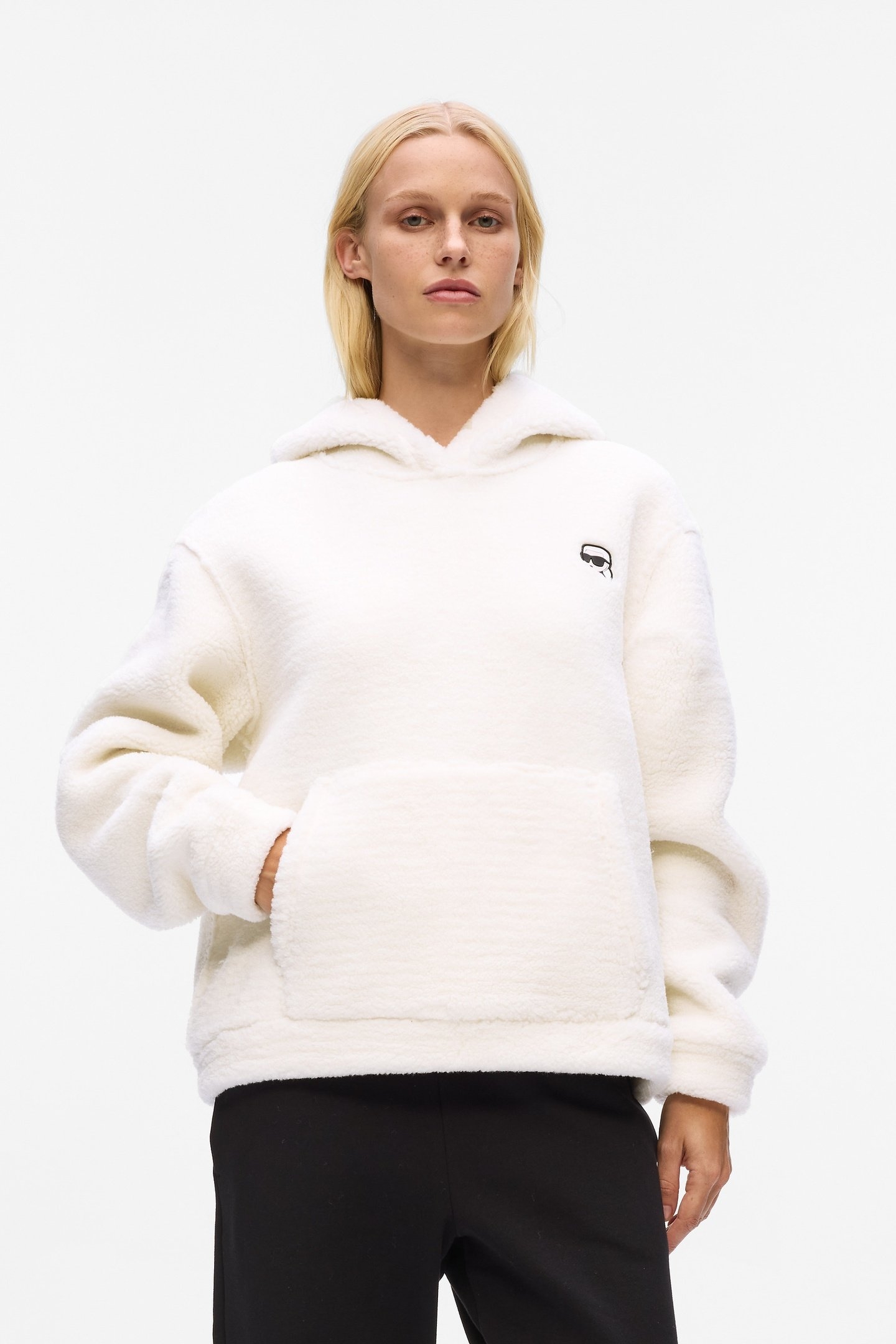 CANNOLI CREAM IKON PATCH TEDDY HOODIE 1